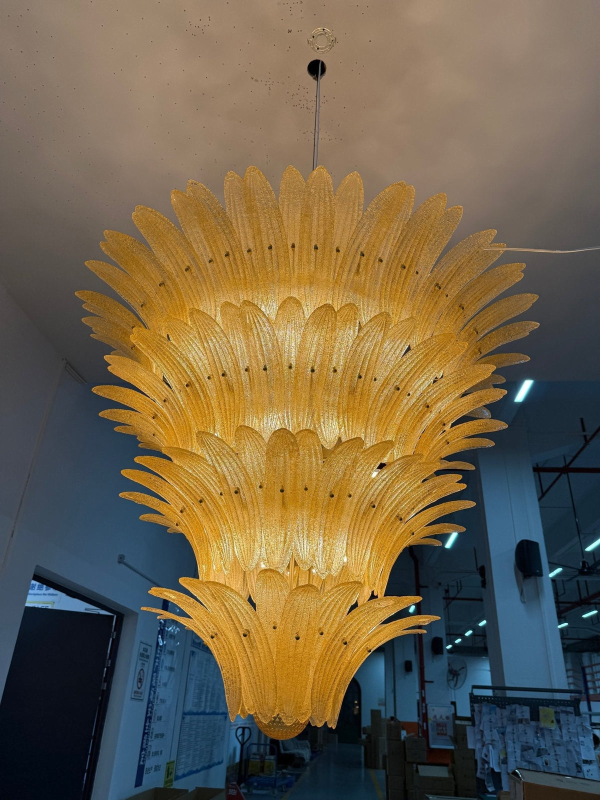 Ismavelle Kronleuchter aus Glas in Palmettenform