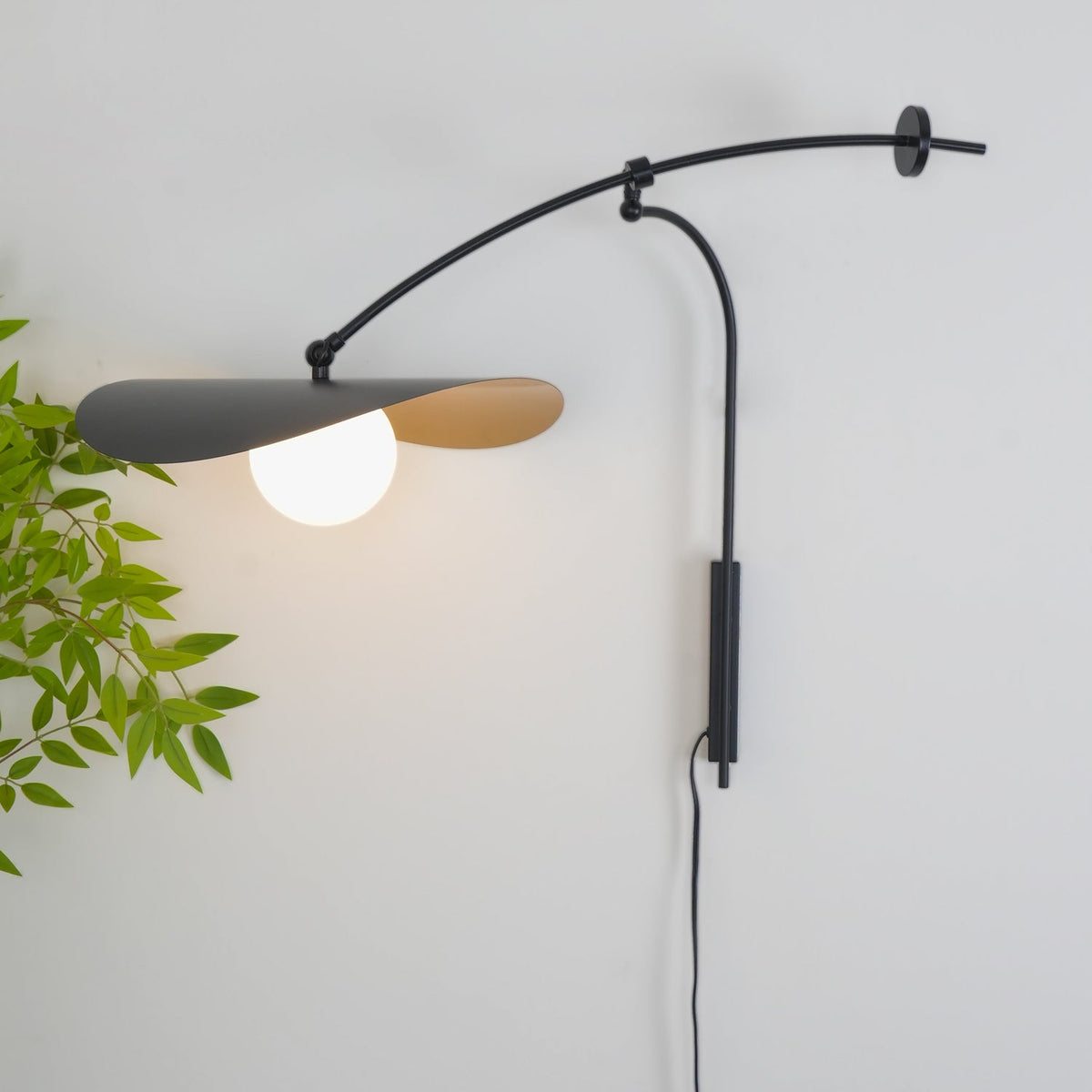 Tirove Glas Minimalistische Wandleuchte