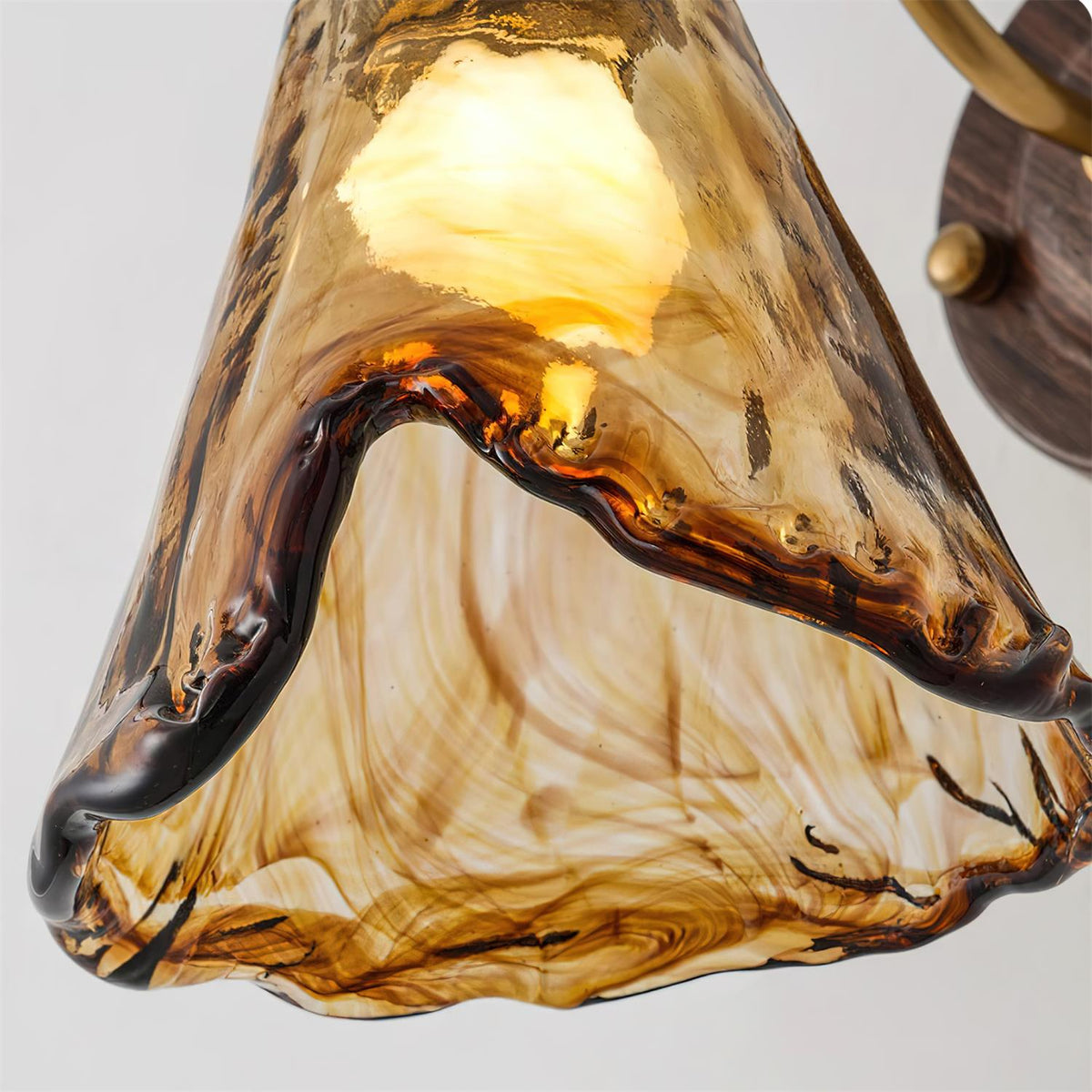Nalia Wandleuchte Bernsteinfarbenes Glas Walnuss Gold Vintage