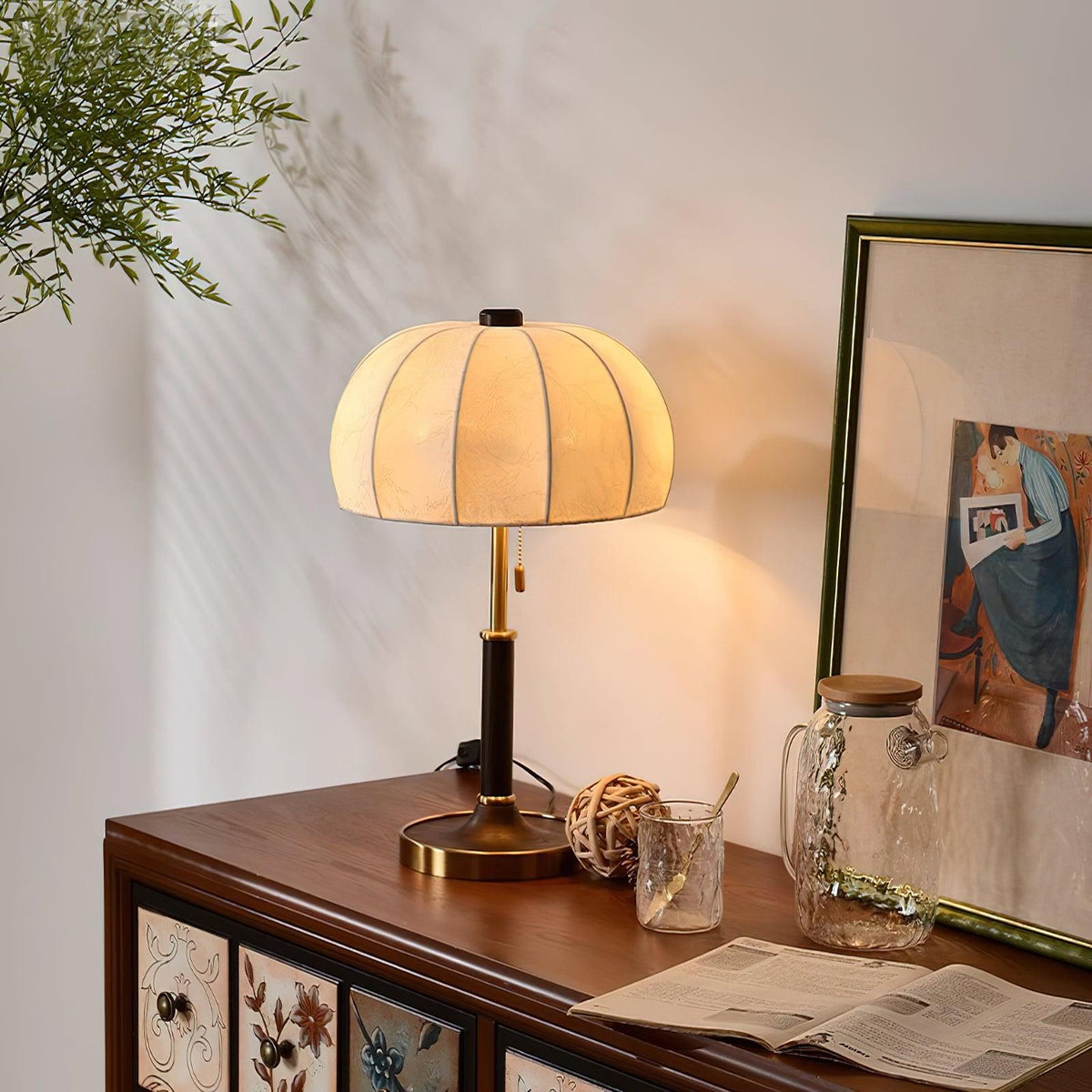 Nalemu Tischleuchte aus Holz und Stoff im Retro-Stil