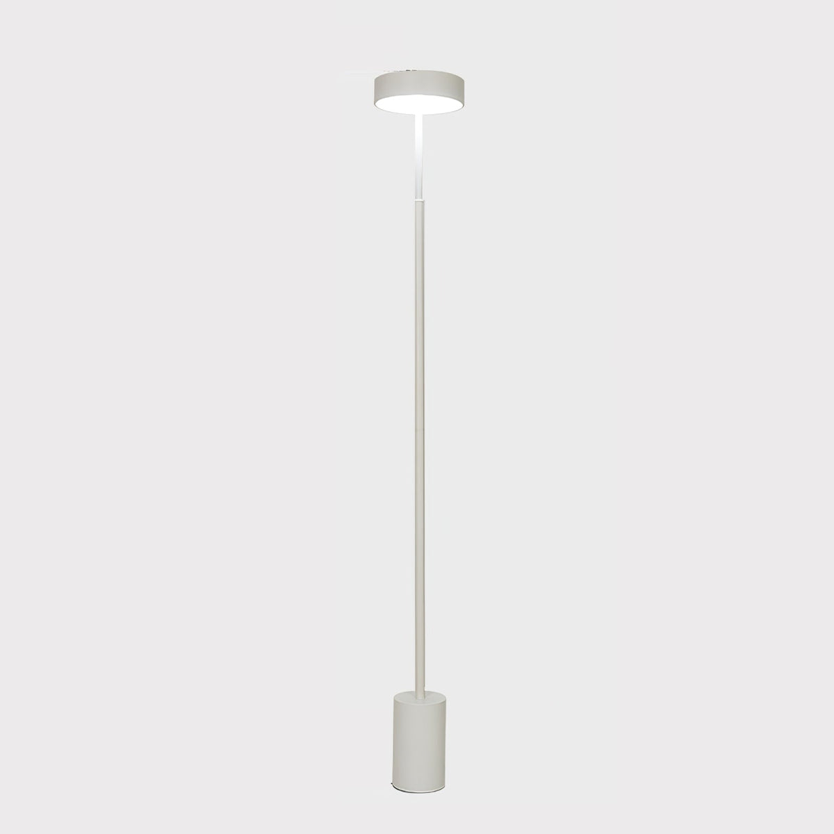 Circa zeitgenössische minimalistische Stehleuchte mit drehbarem Kopf