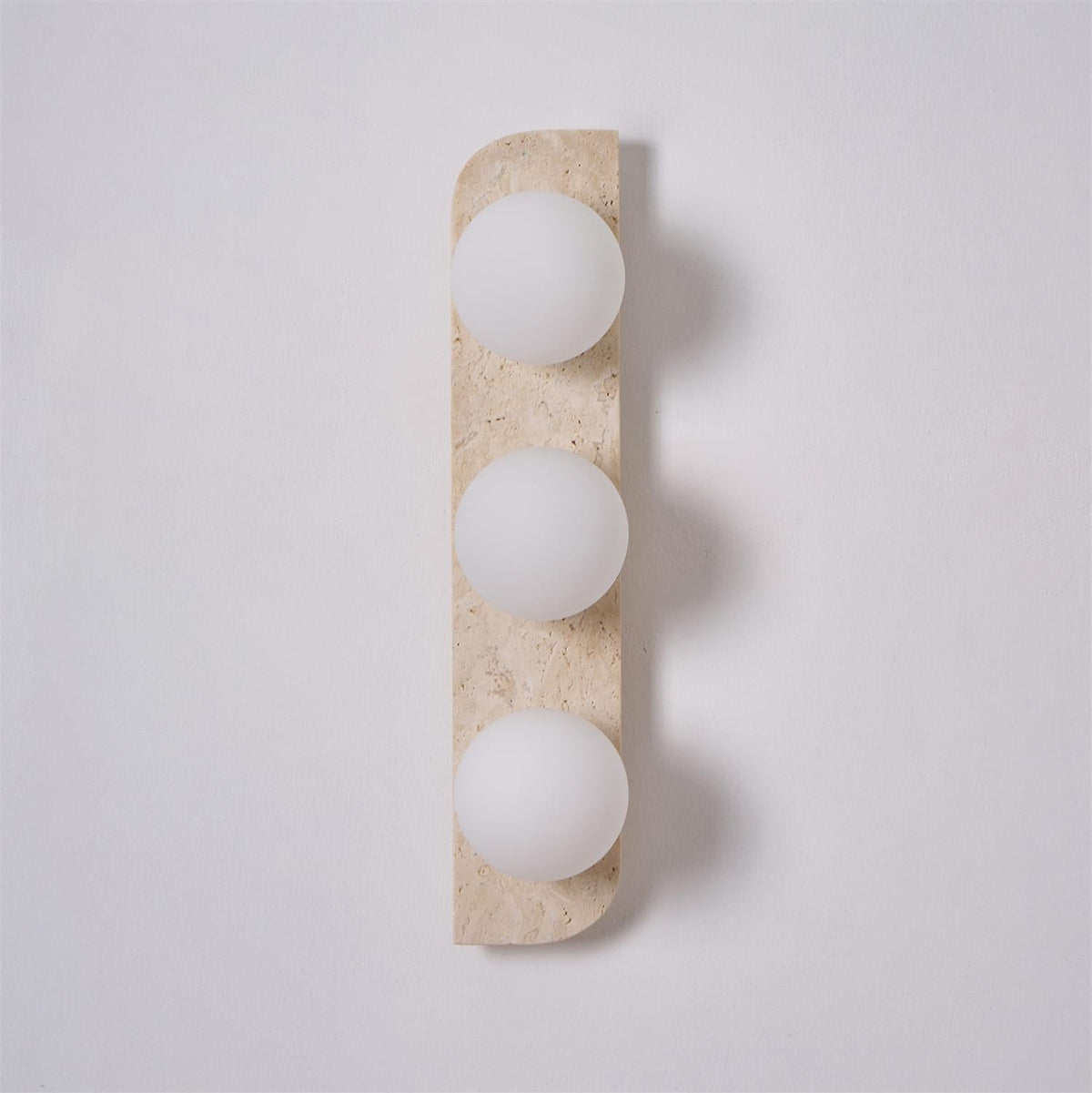 Serearia Minimalistische Wandleuchte aus Gelbem Travertin mit Stecker