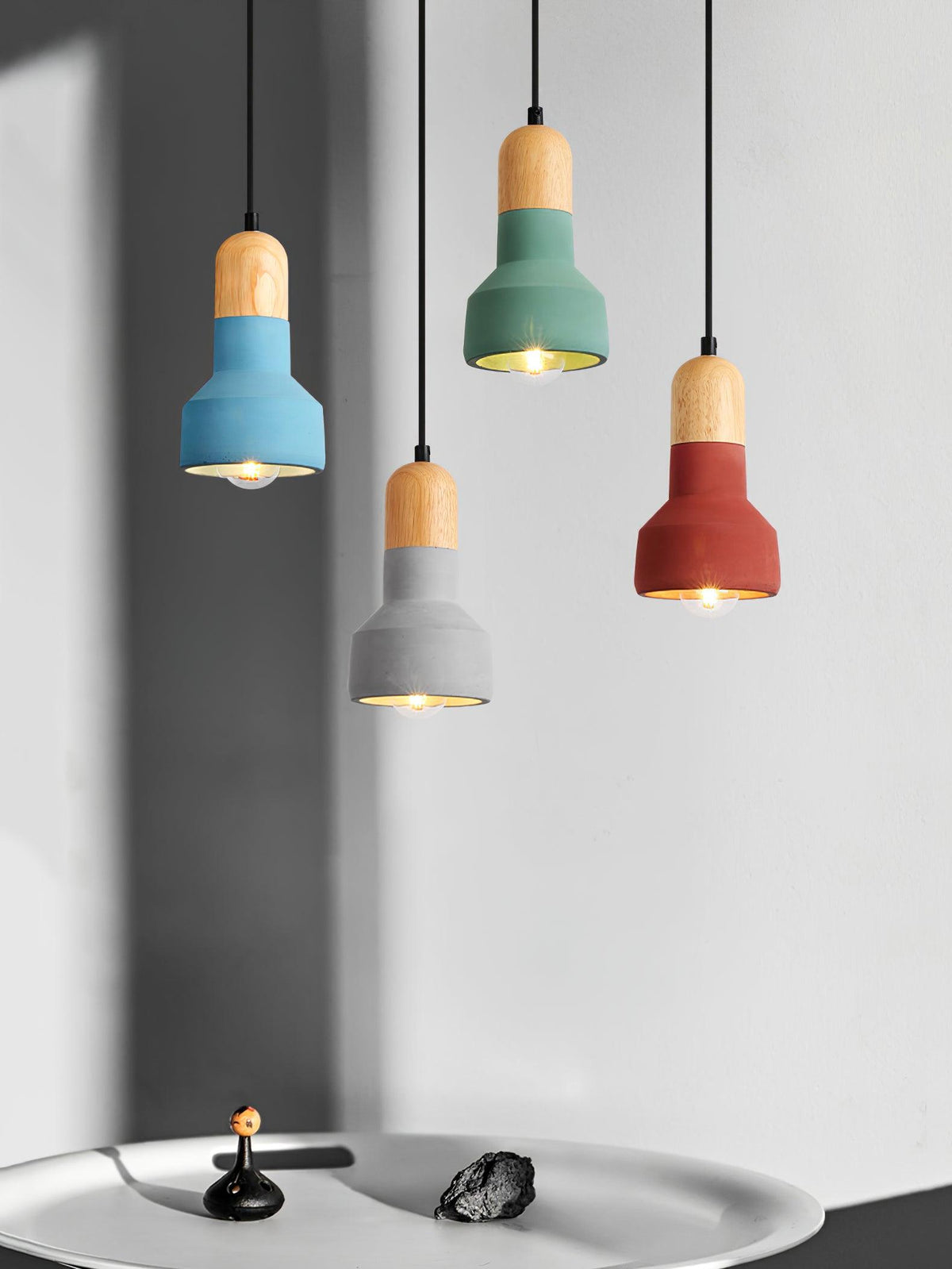 Trio Rustic Pendelleuchte aus Holz in Hellgrau