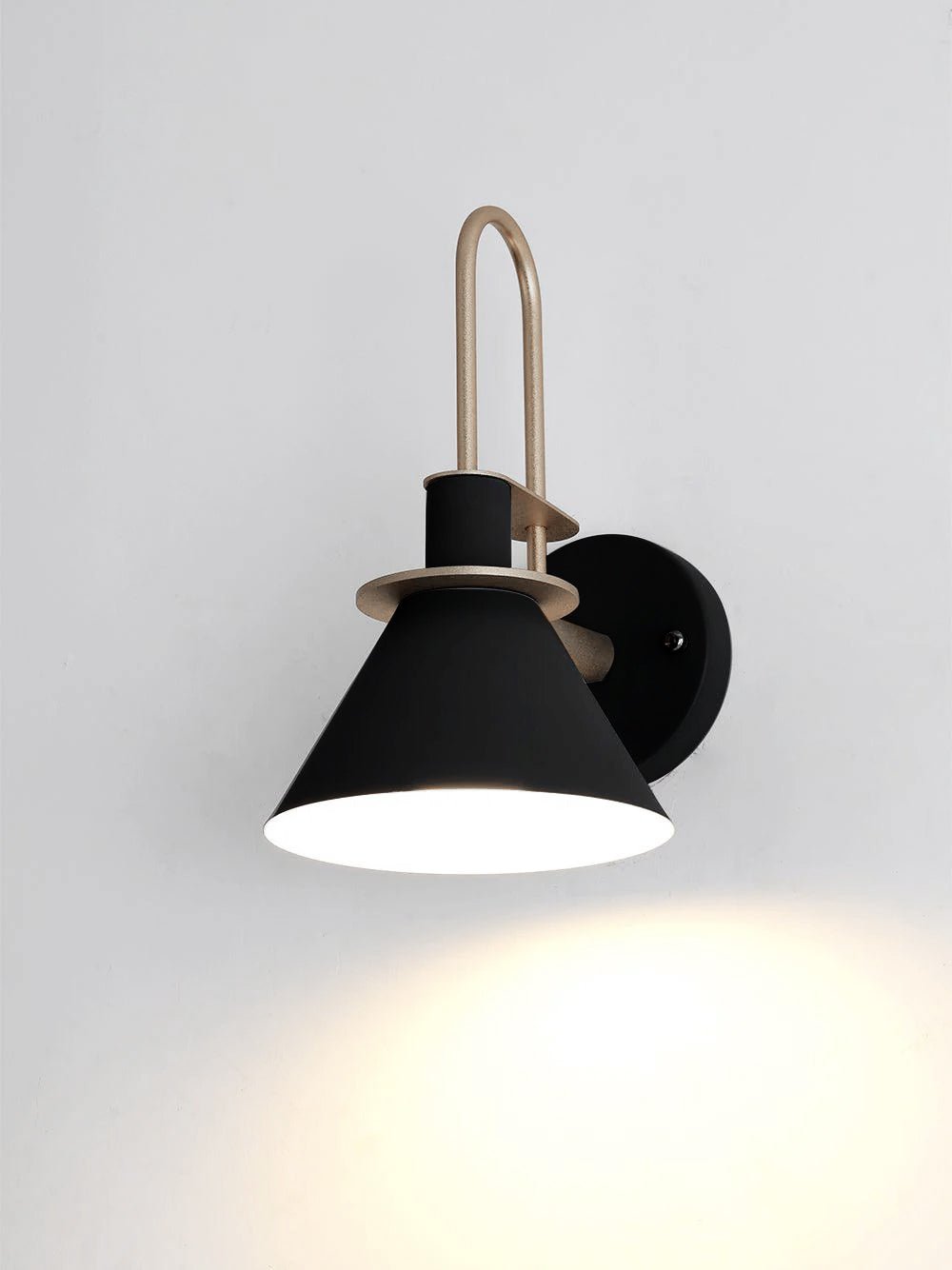 Solerine Wandleuchte Schwarz Gold Minimalistisch