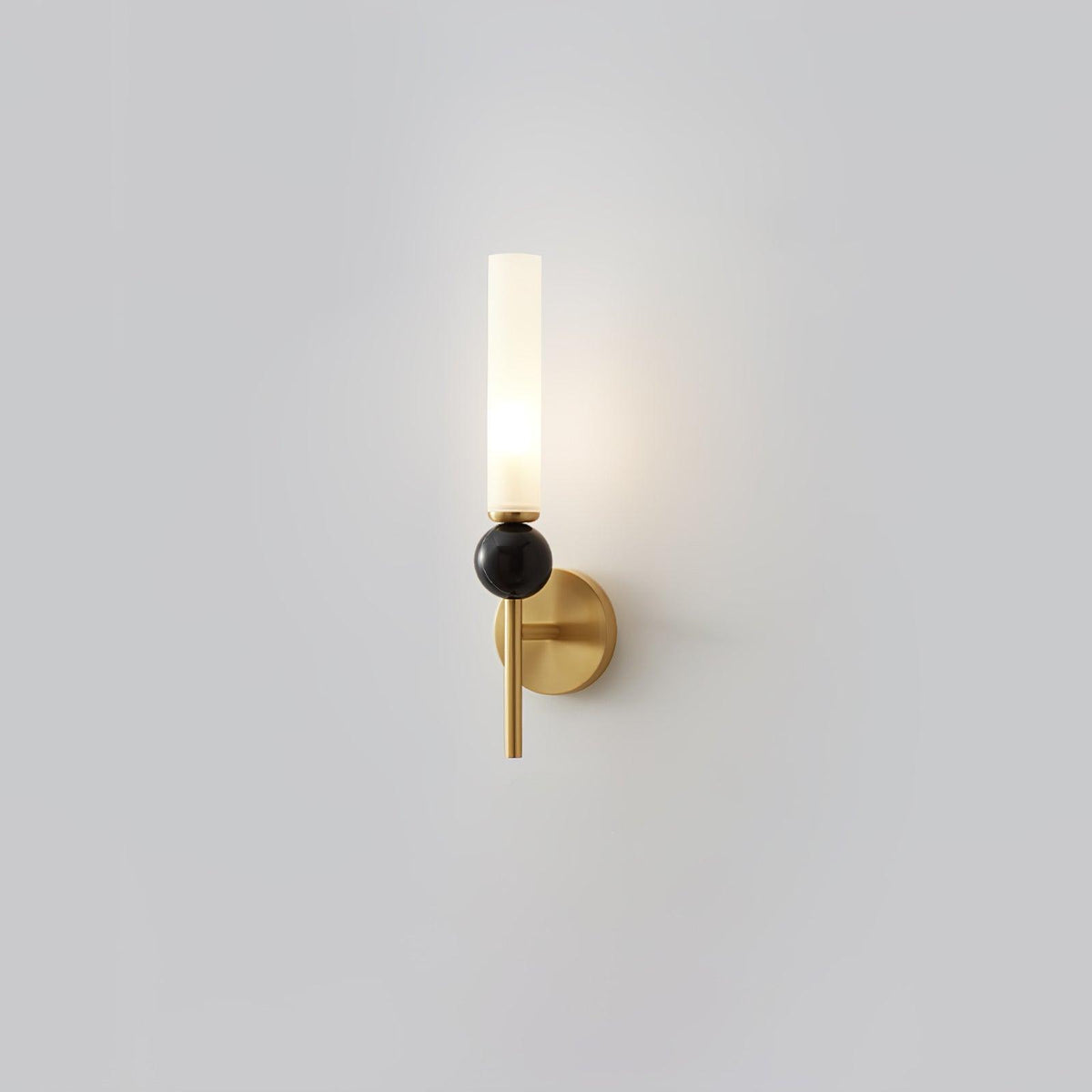 Dulane zeitgenössische minimalistische vertikale Wandleuchte aus Marmor