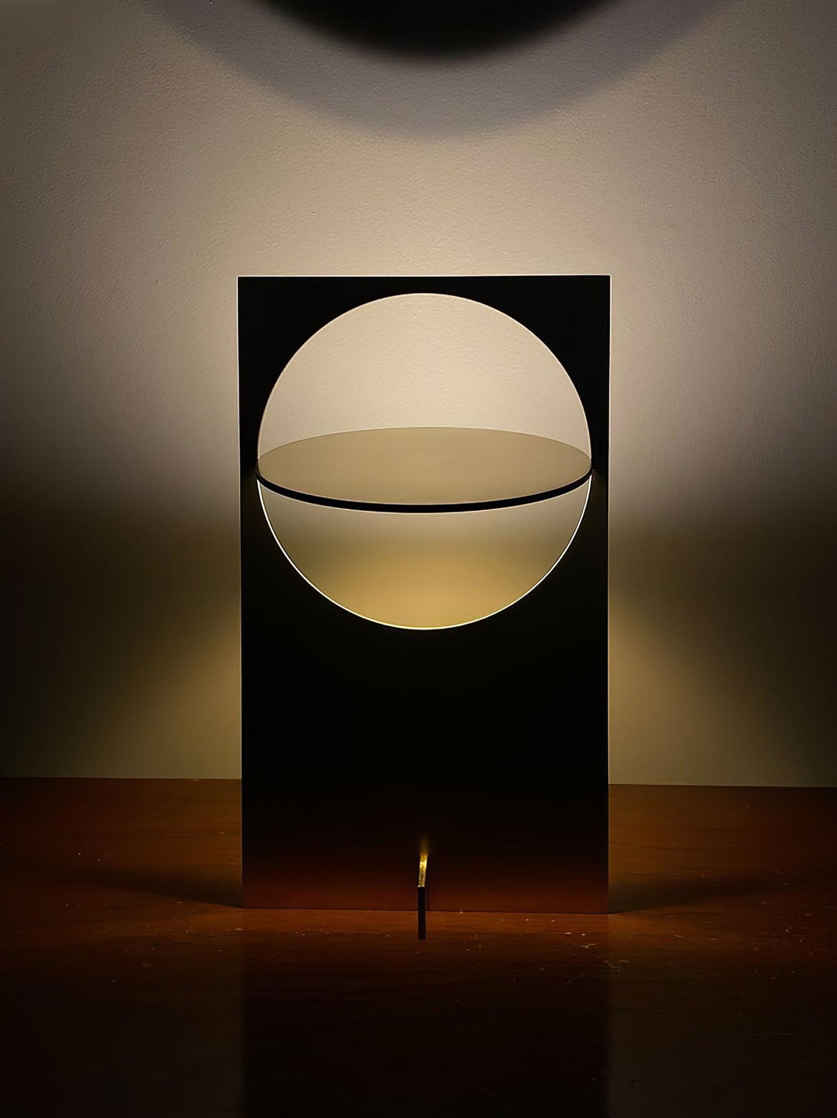 Sixor Steel futuristische Tischleuchte
