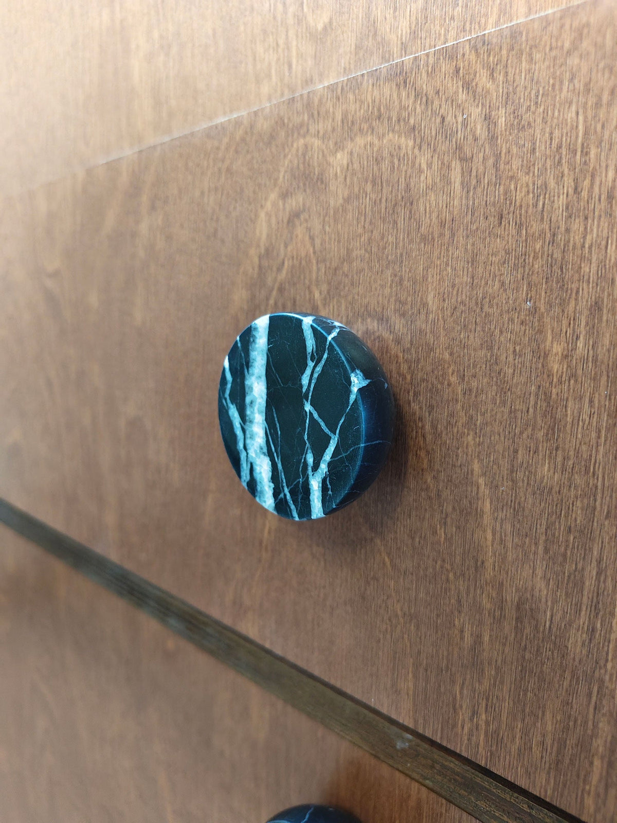 Nerarina Obsidian Core Marmorknopfgriff mit Griffzug