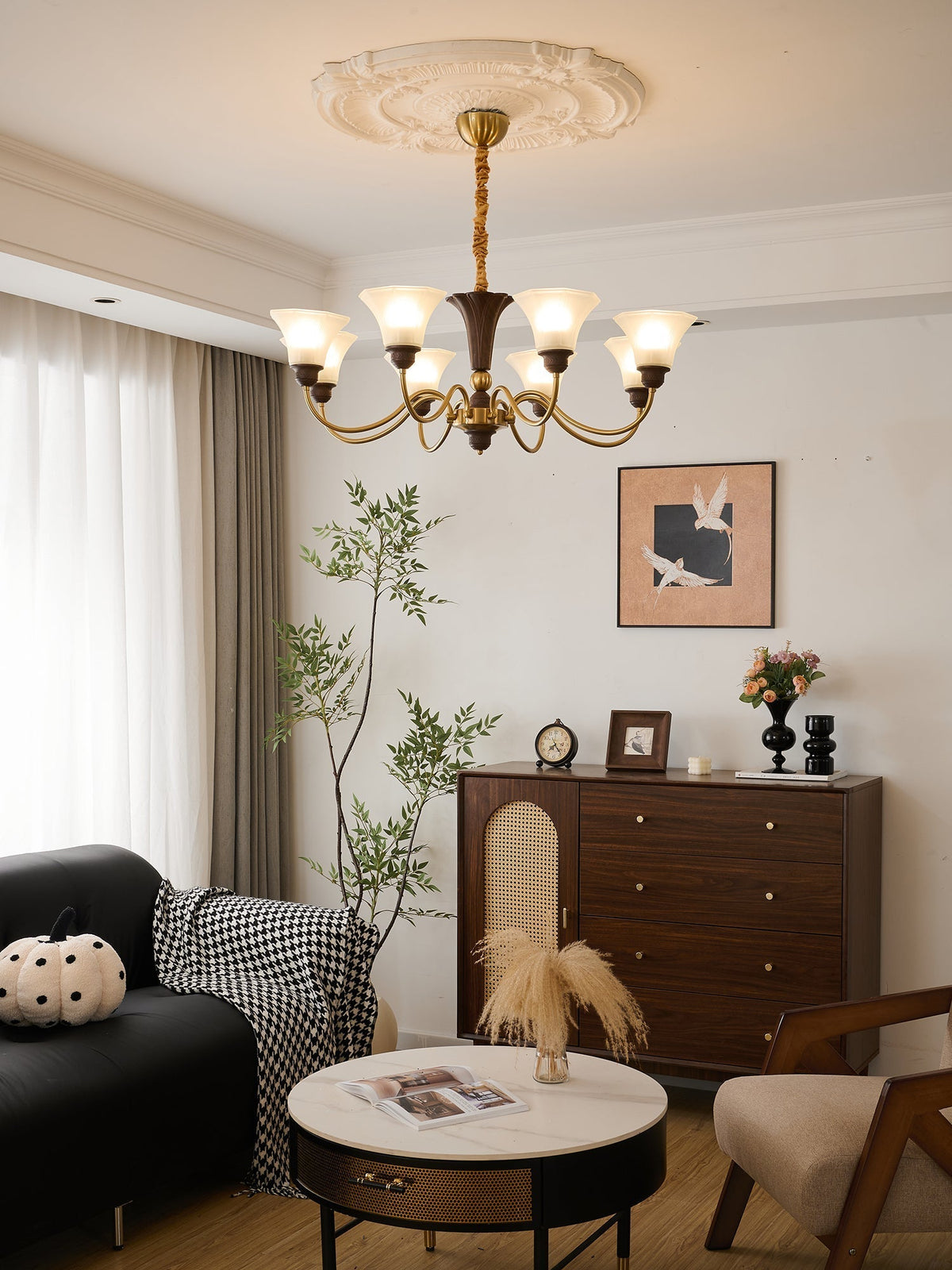 Ciphaen Kronleuchter aus Holz im Vintage-Stil mit traditionellem Eleganz-Look und Glas
