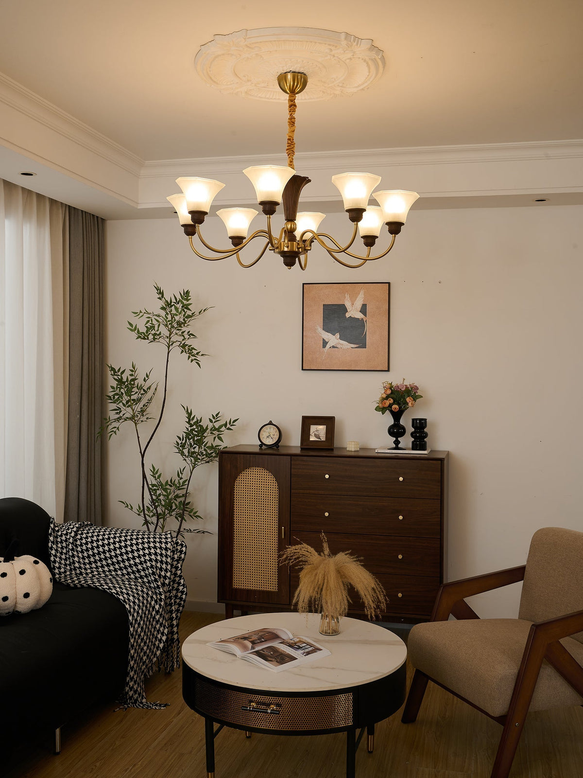 Ciphaen Kronleuchter aus Holz im Vintage-Stil mit traditionellem Eleganz-Look und Glas