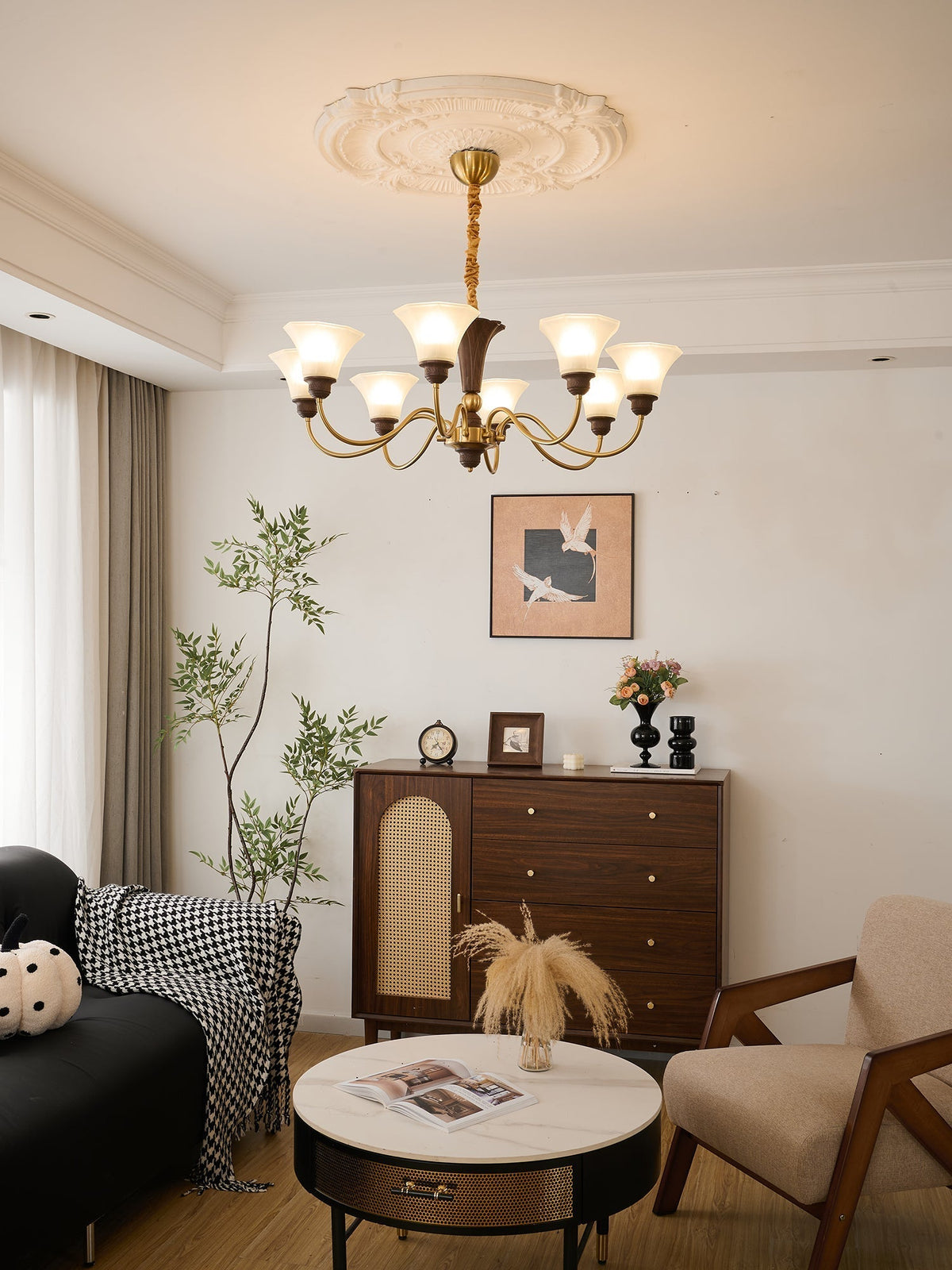 Ciphaen Kronleuchter aus Holz im Vintage-Stil mit traditionellem Eleganz-Look und Glas