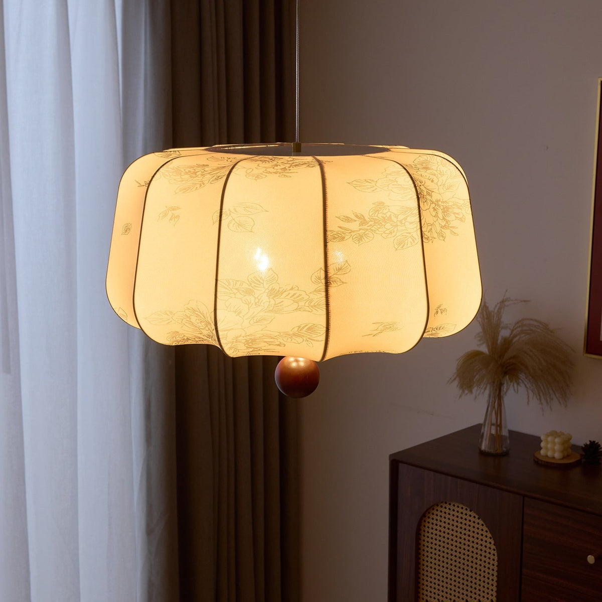 Sylaeria Pendelleuchte aus Holz und Stoff