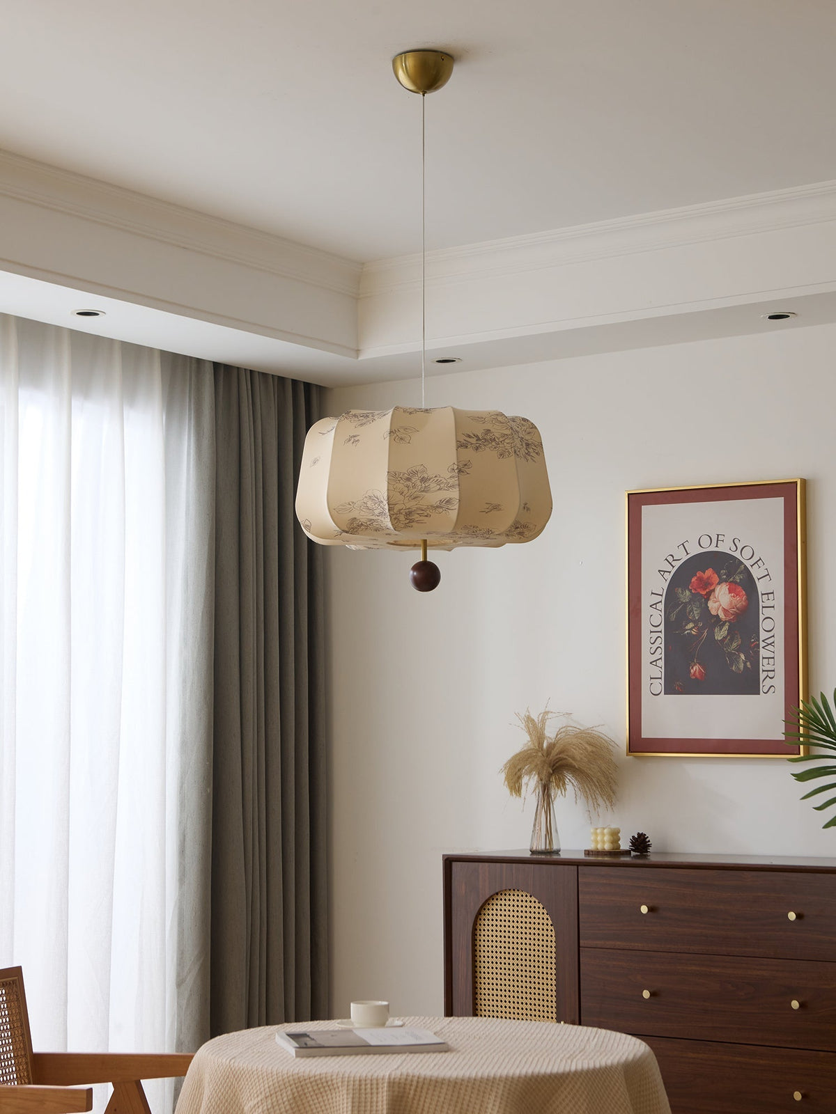 Sylaeria Pendelleuchte aus Holz und Stoff