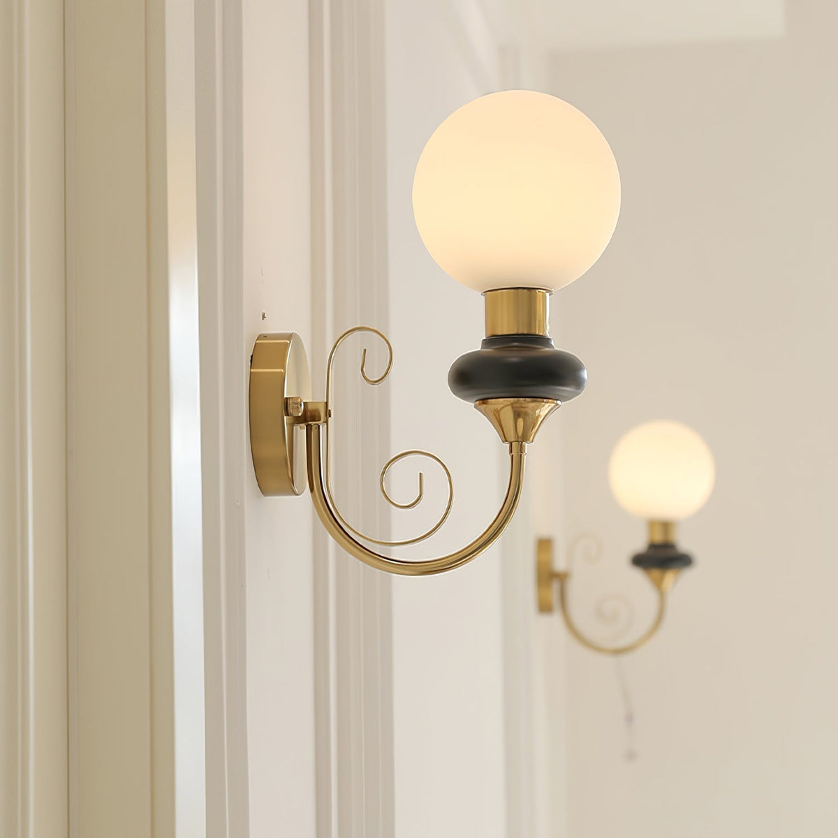 Bela Premium zeitgenössische Kunstglas-Wandleuchte