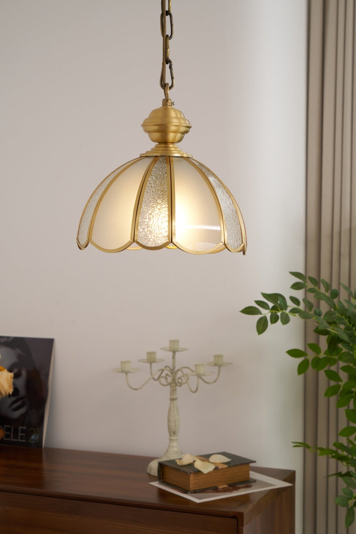 Lunell traditionelle Kunst Pendelleuchte aus Messing und Glas