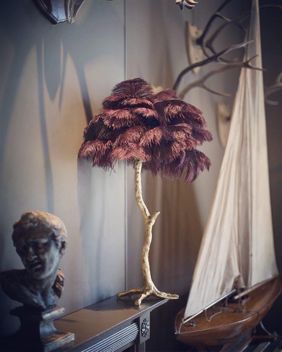 Ostrich Tischlampe aus Federn