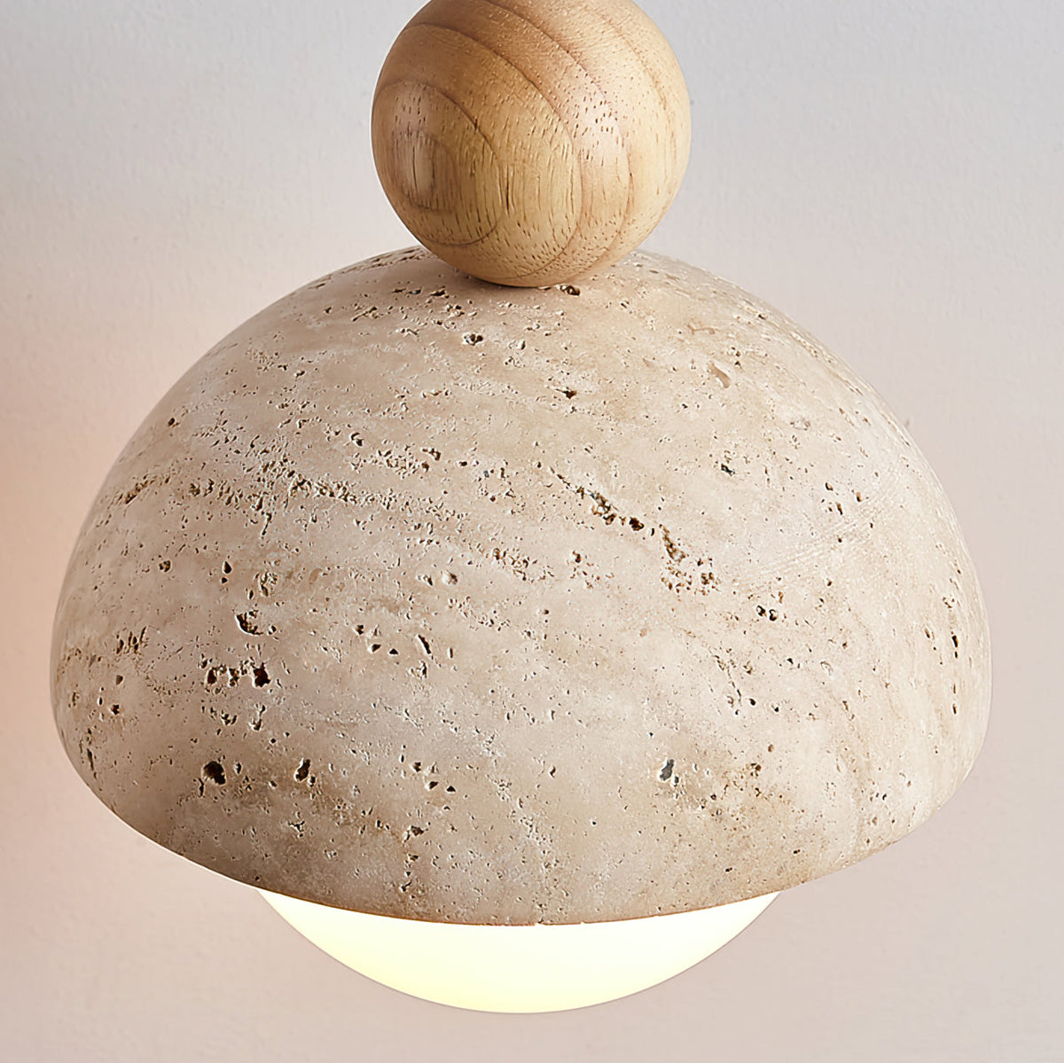 Vaire Travertin-Kuppel-Pendelleuchte mit Glas