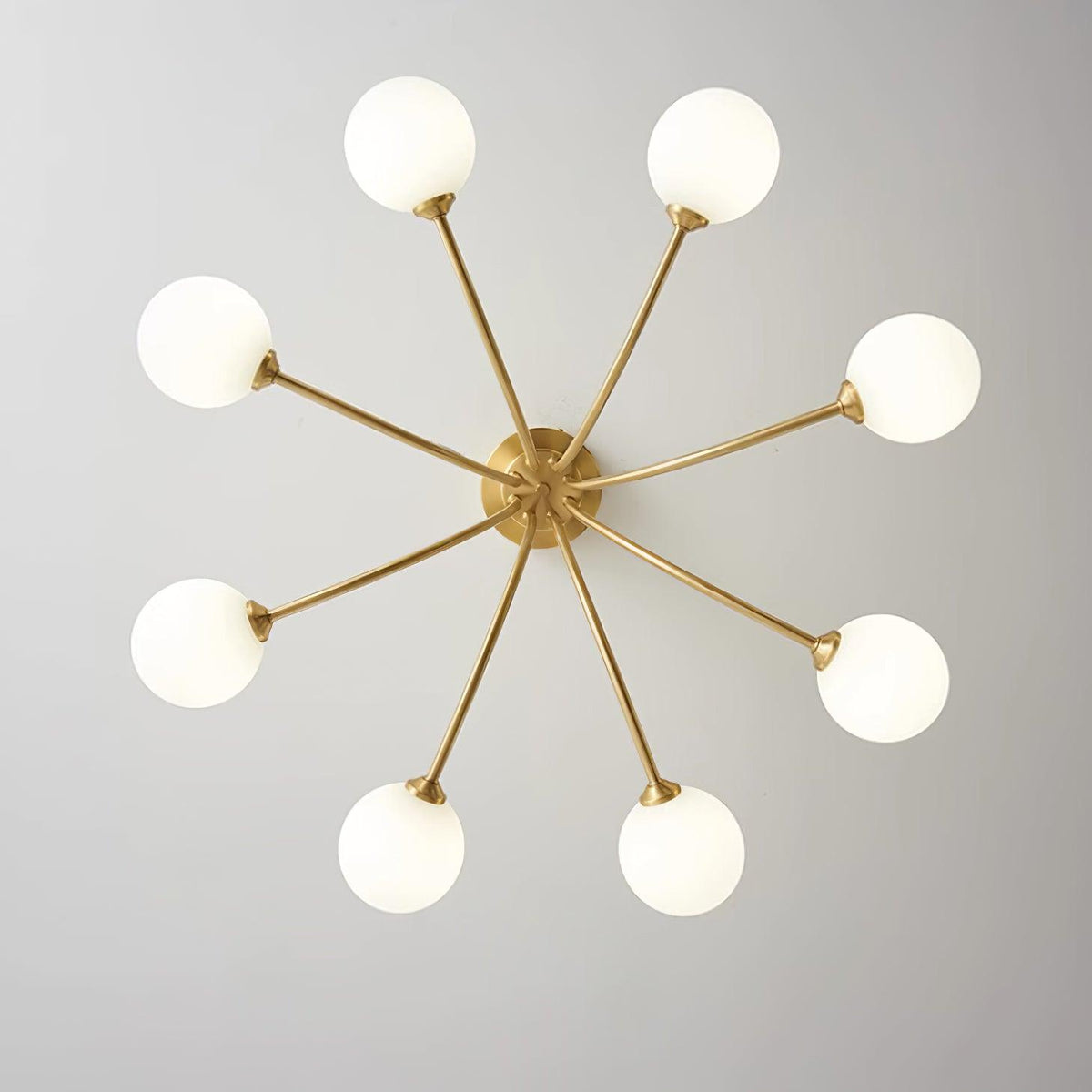 Deckenleuchte Messing verzweigter Arme Opal Kugellampen modern elegant