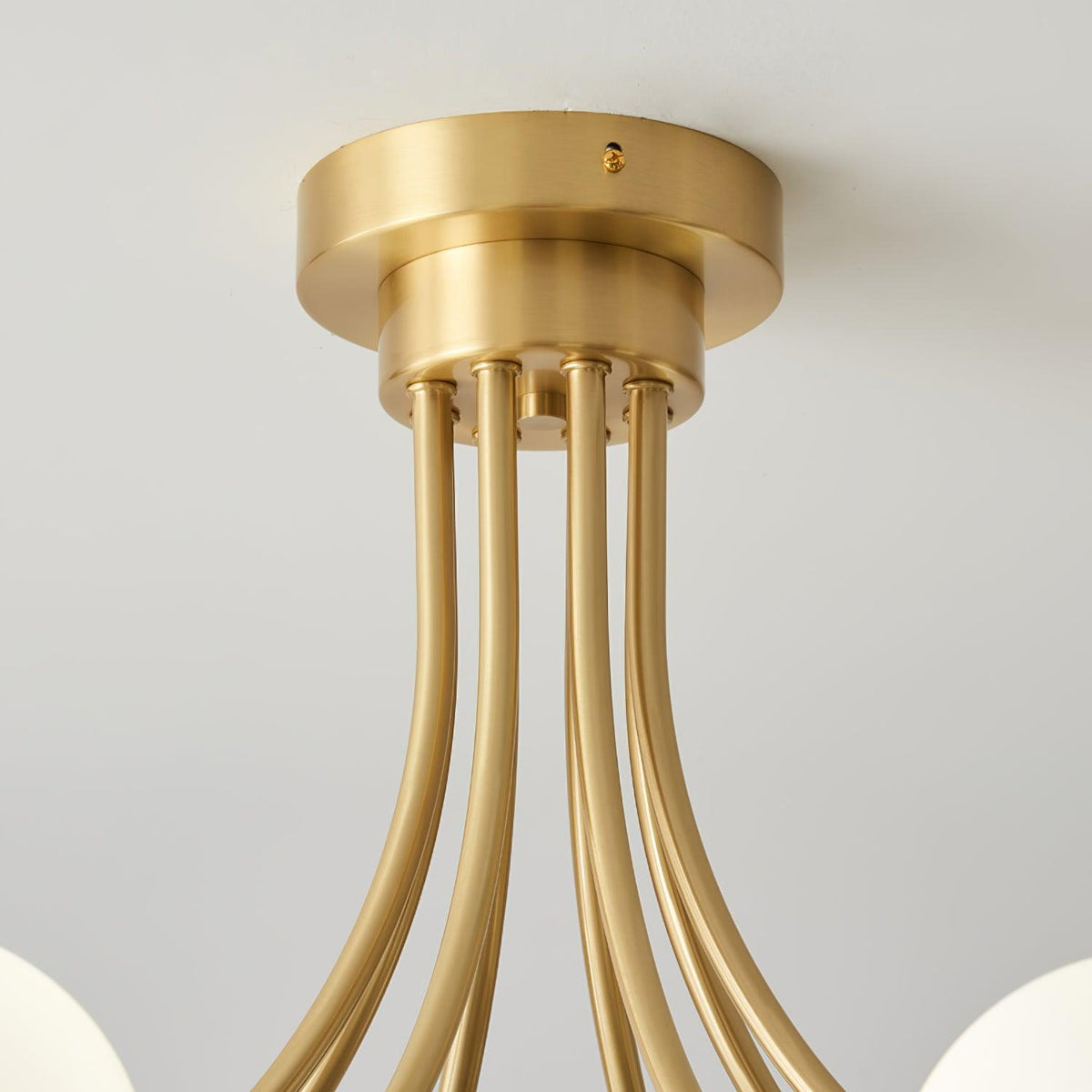 Deckenleuchte Messing verzweigter Arme Opal Kugellampen modern elegant