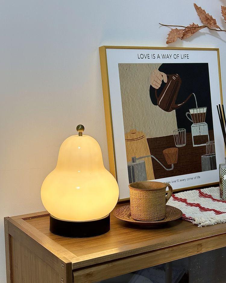 Lumaic Tischleuchte aus Glas mit whimsischem Design