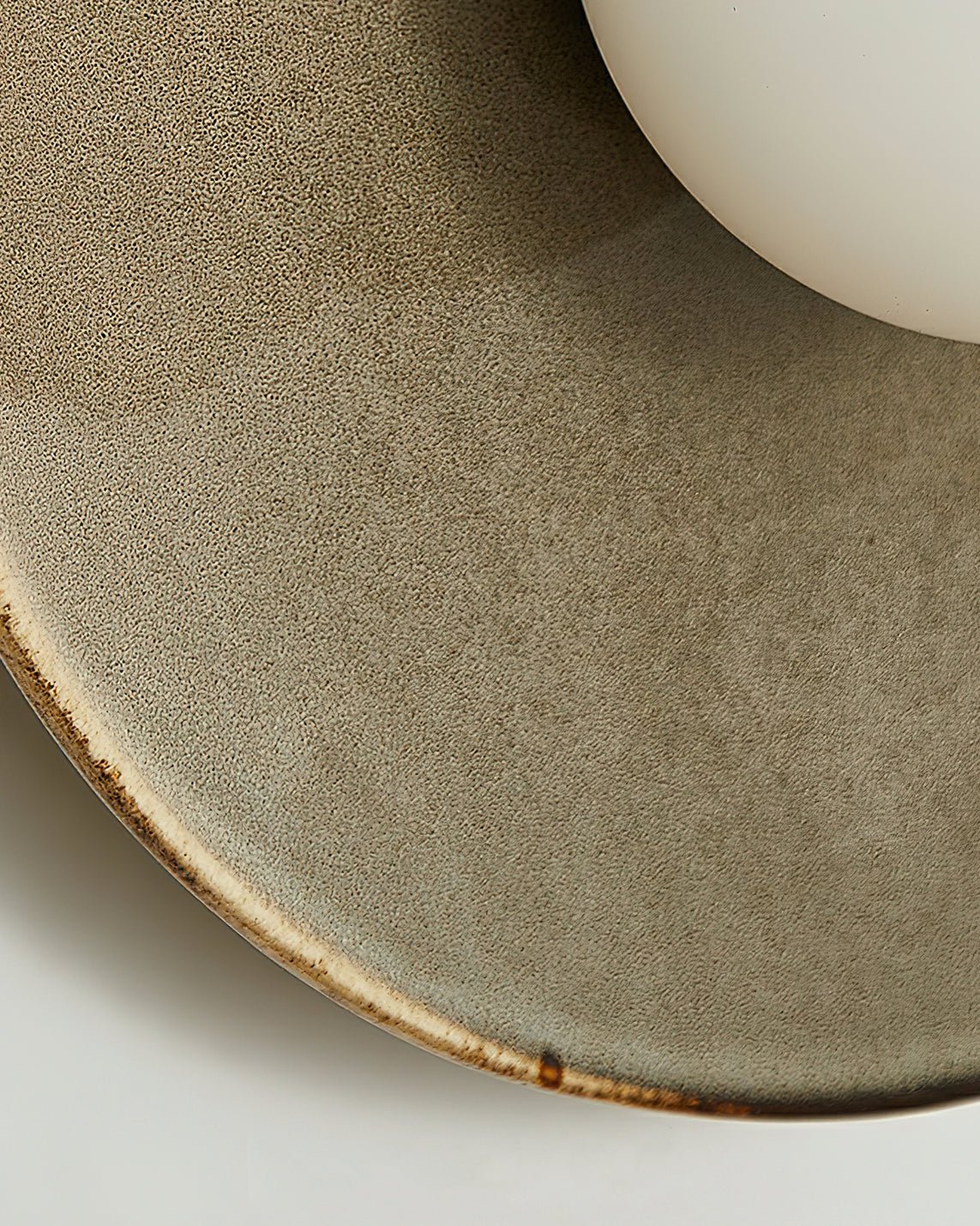 Ertalila Elegance Wandleuchte in Kieselsteinform aus Keramik