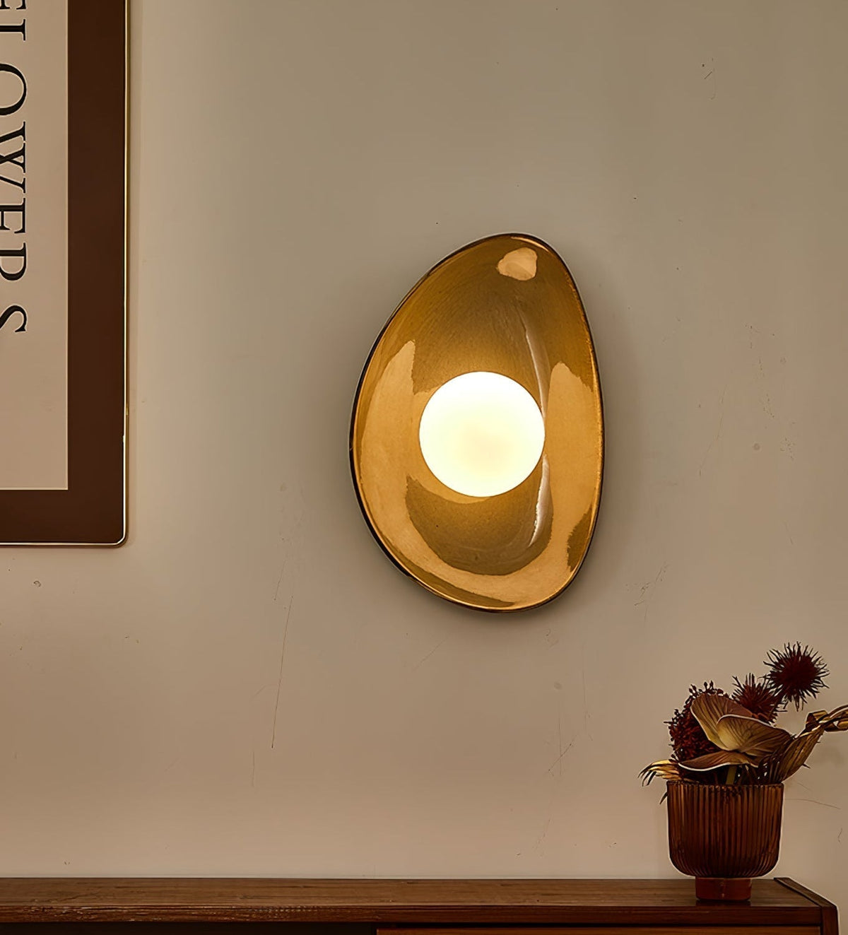 Ertalila Elegance Wandleuchte in Kieselsteinform aus Keramik