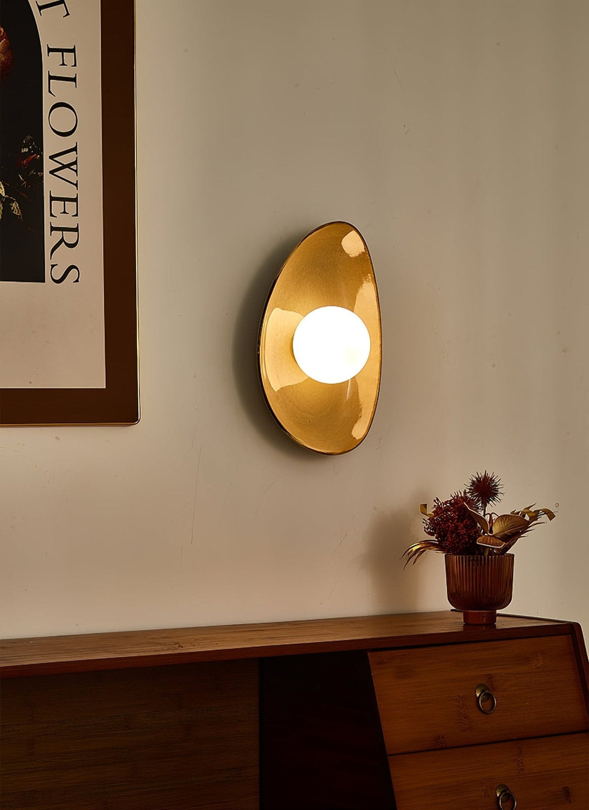 Ertalila Elegance Wandleuchte in Kieselsteinform aus Keramik