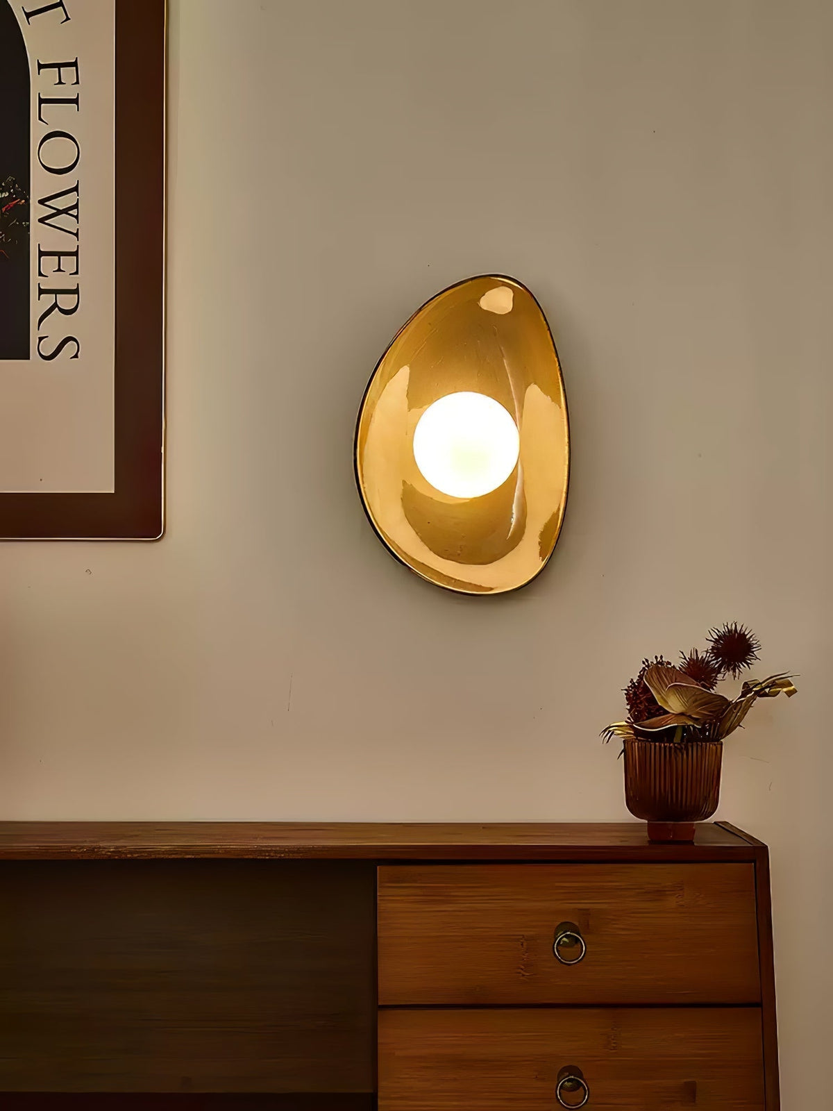 Ertalila Elegance Wandleuchte in Kieselsteinform aus Keramik