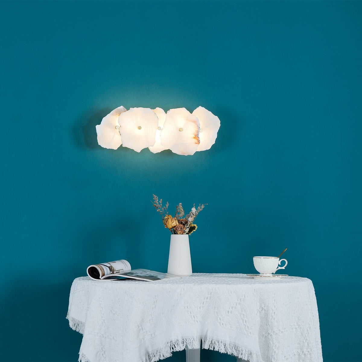 Alaeila Blumen-Cluster Alabaster-Wandleuchte