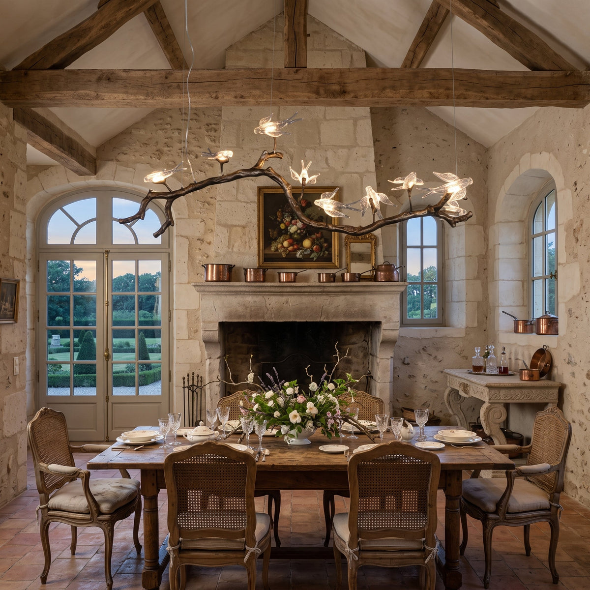Dovemere Linearer Kronleuchter mit Zweigen und Vögeln