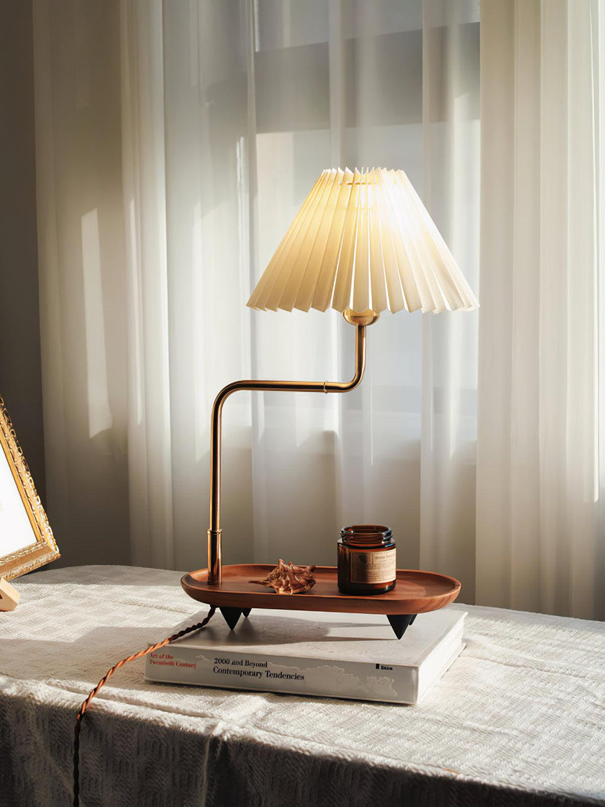 Rinenina Tischleuchte aus Holz und Stoff im Vintage-Stil