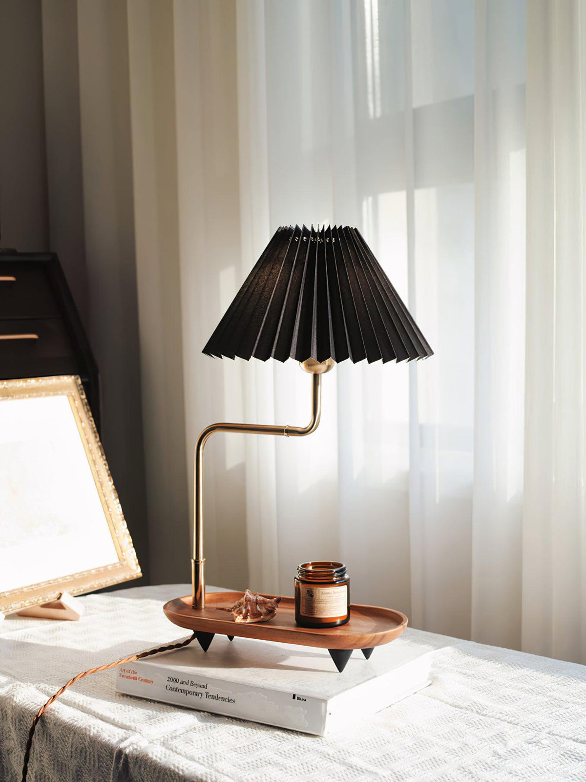 Rinenina Tischleuchte aus Holz und Stoff im Vintage-Stil