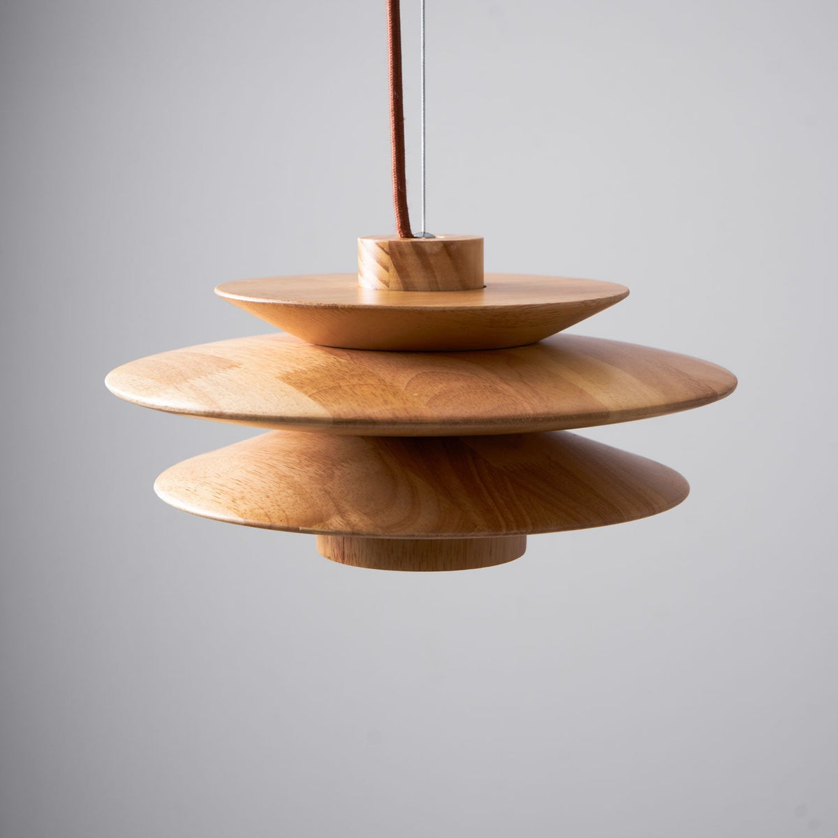 Elorda Pendelleuchte aus Holz im Retro-Stil