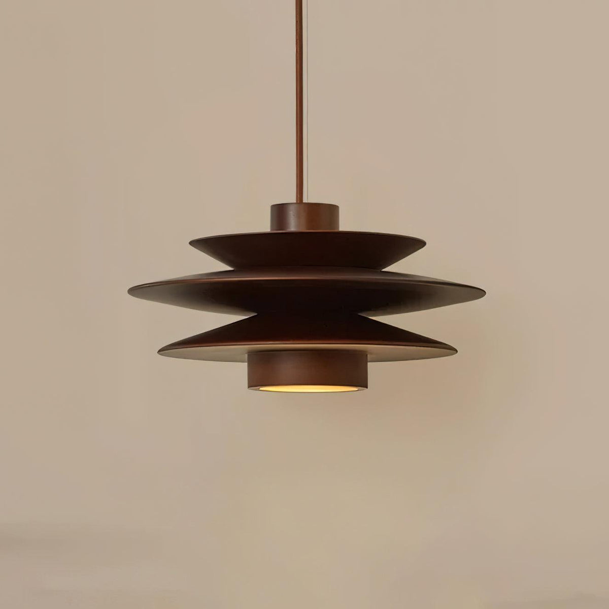 Axis Mid-Century-Pendelleuchte aus Walnussholz