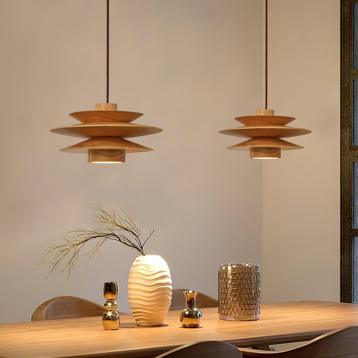 Axis Mid-Century-Pendelleuchte aus Walnussholz