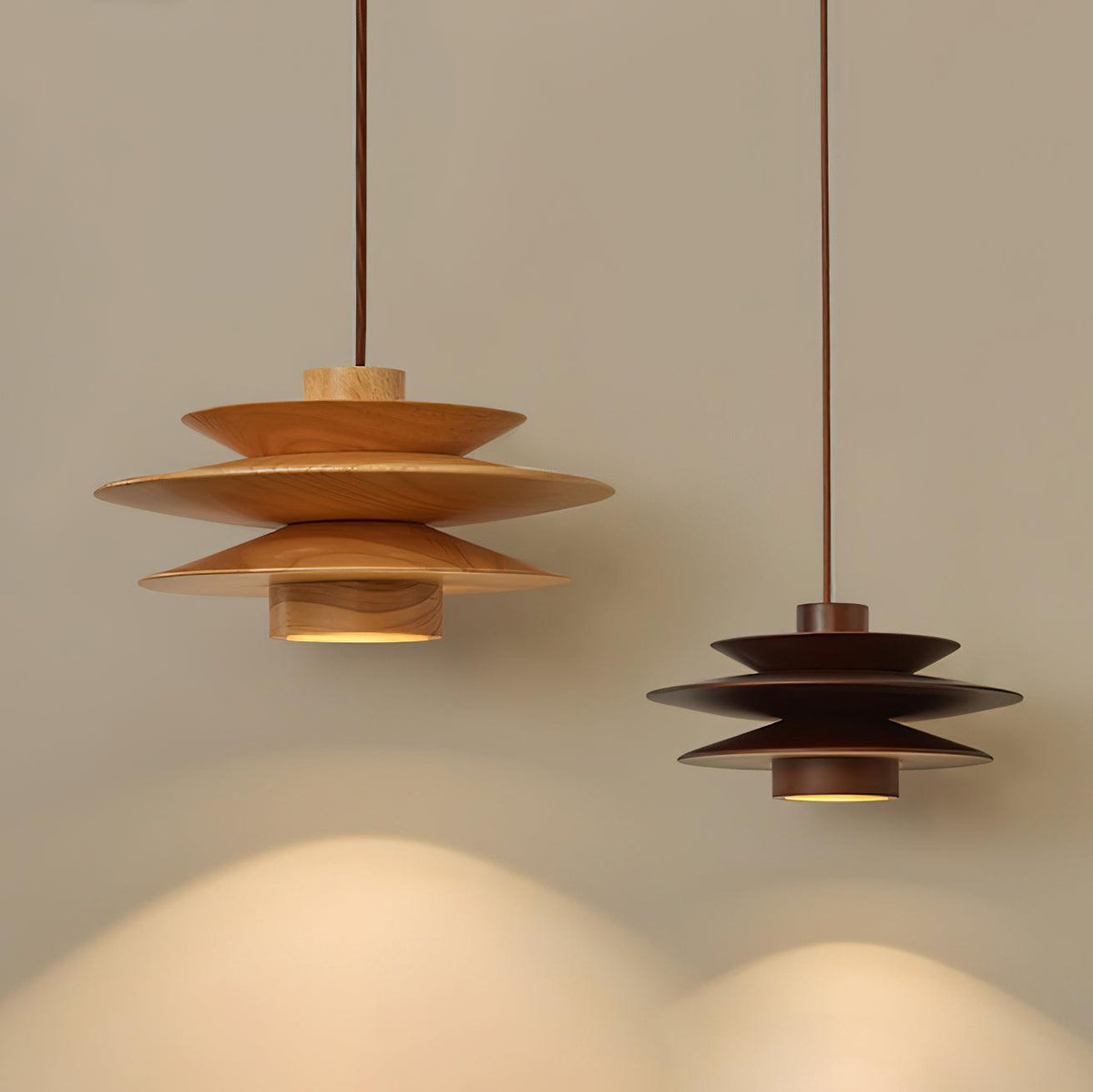 Axis Mid-Century-Pendelleuchte aus Walnussholz
