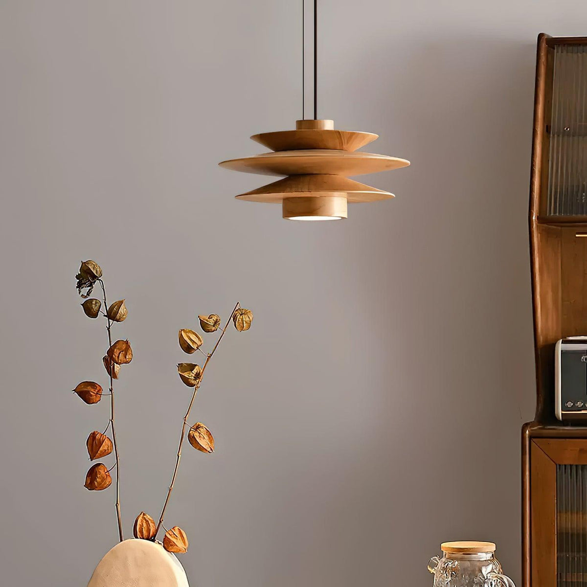 Axis Mid-Century-Pendelleuchte aus Walnussholz