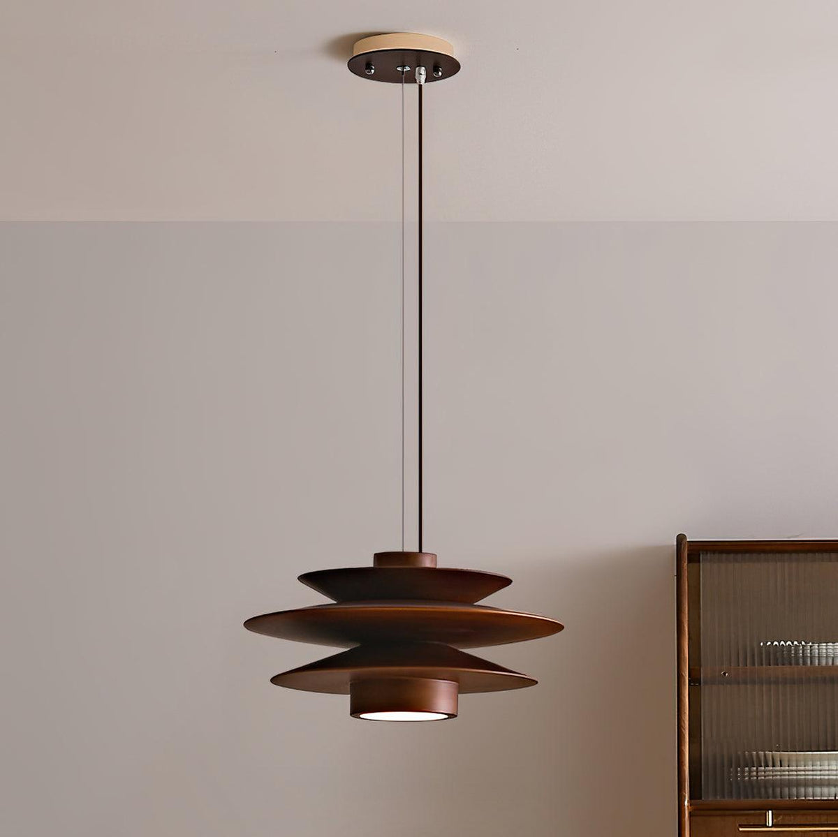Axis Mid-Century-Pendelleuchte aus Walnussholz