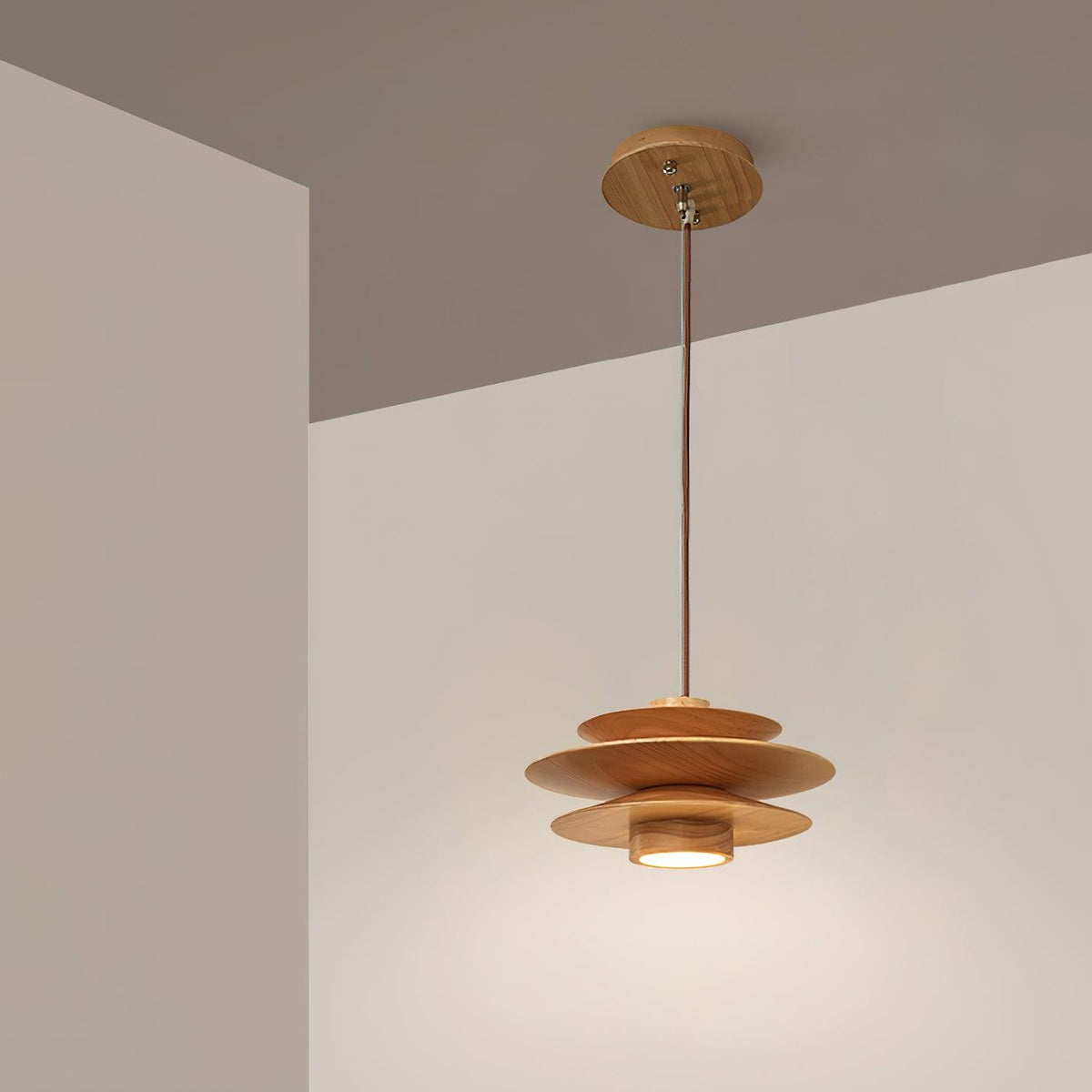 Axis Mid-Century-Pendelleuchte aus Walnussholz
