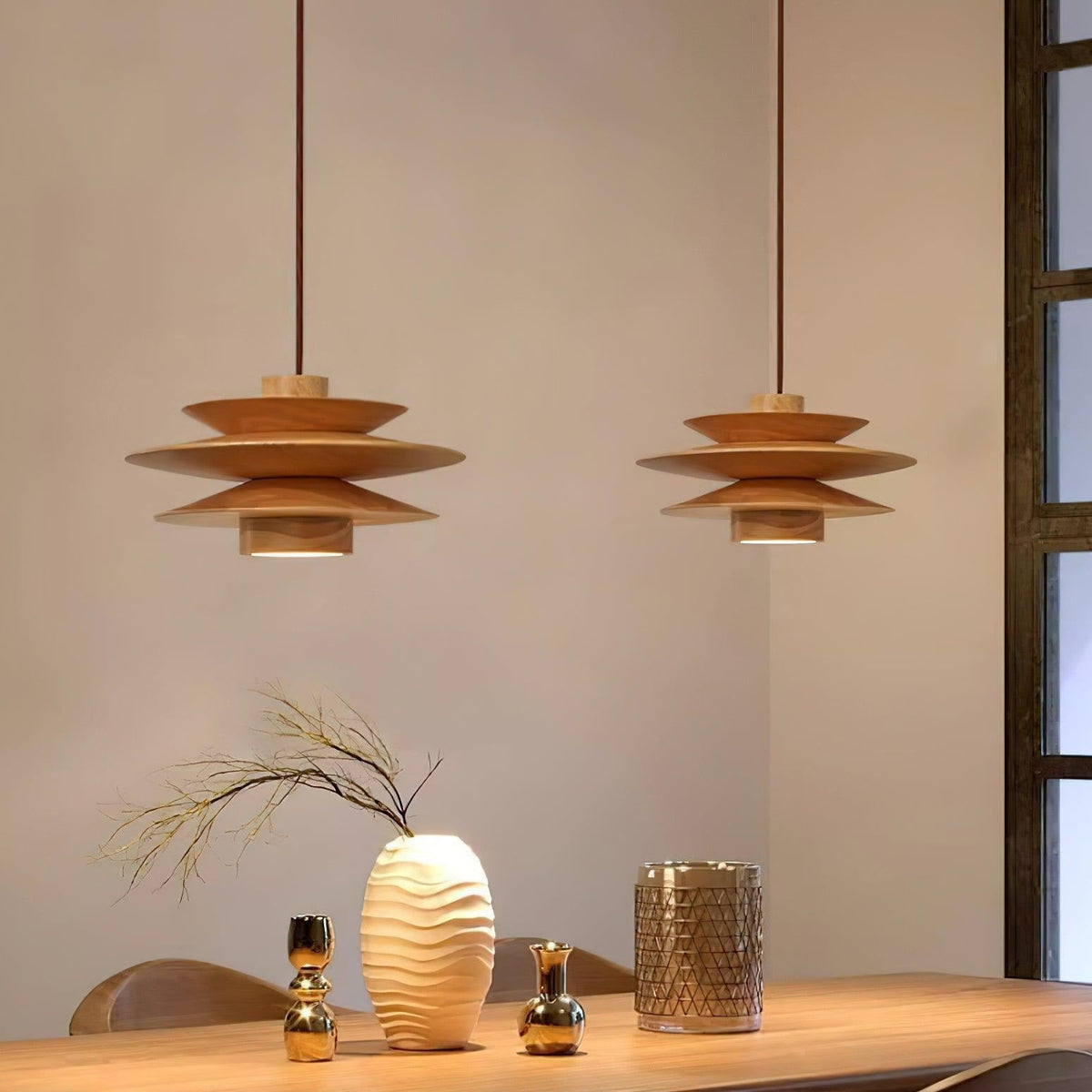 Axis Mid-Century-Pendelleuchte aus Walnussholz