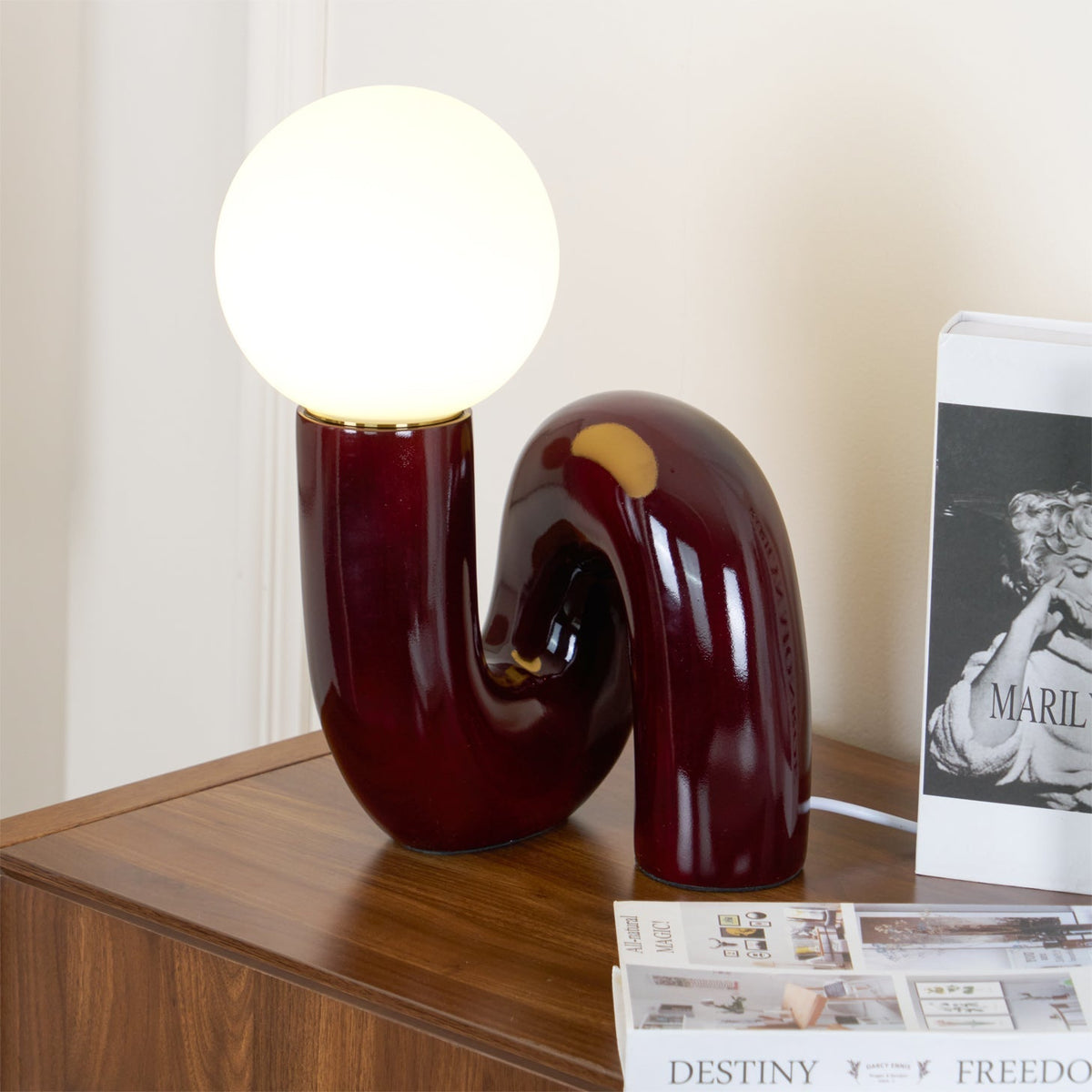 Soreeon Tischlampe Playful N-Form in Weiß
