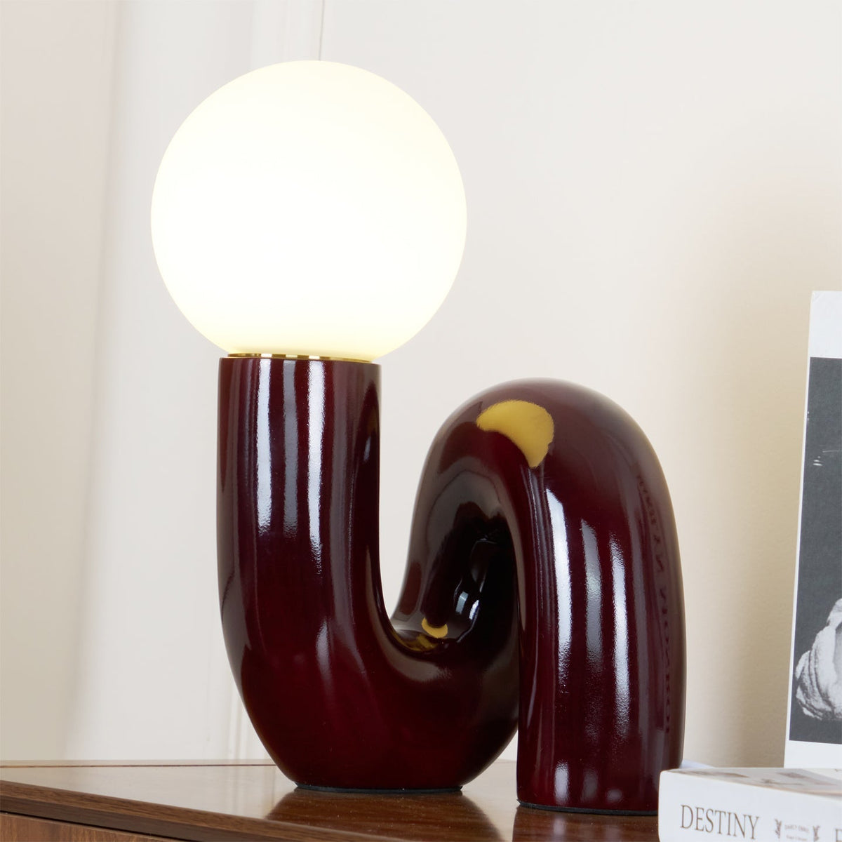 Soreeon Tischlampe Playful N-Form in Weiß