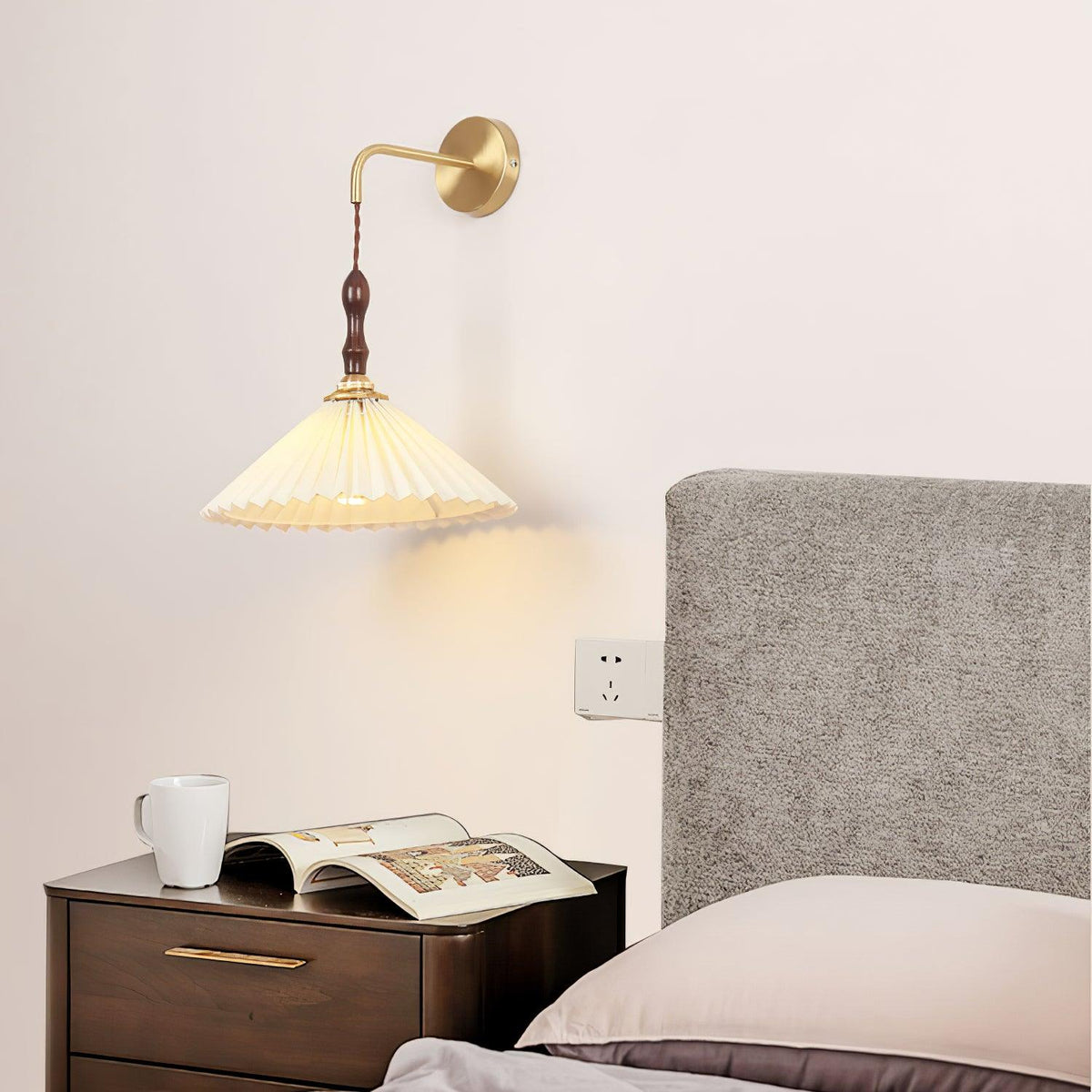 Mordan Premium Eleganz gefaltete Walnuss-Wandleuchte
