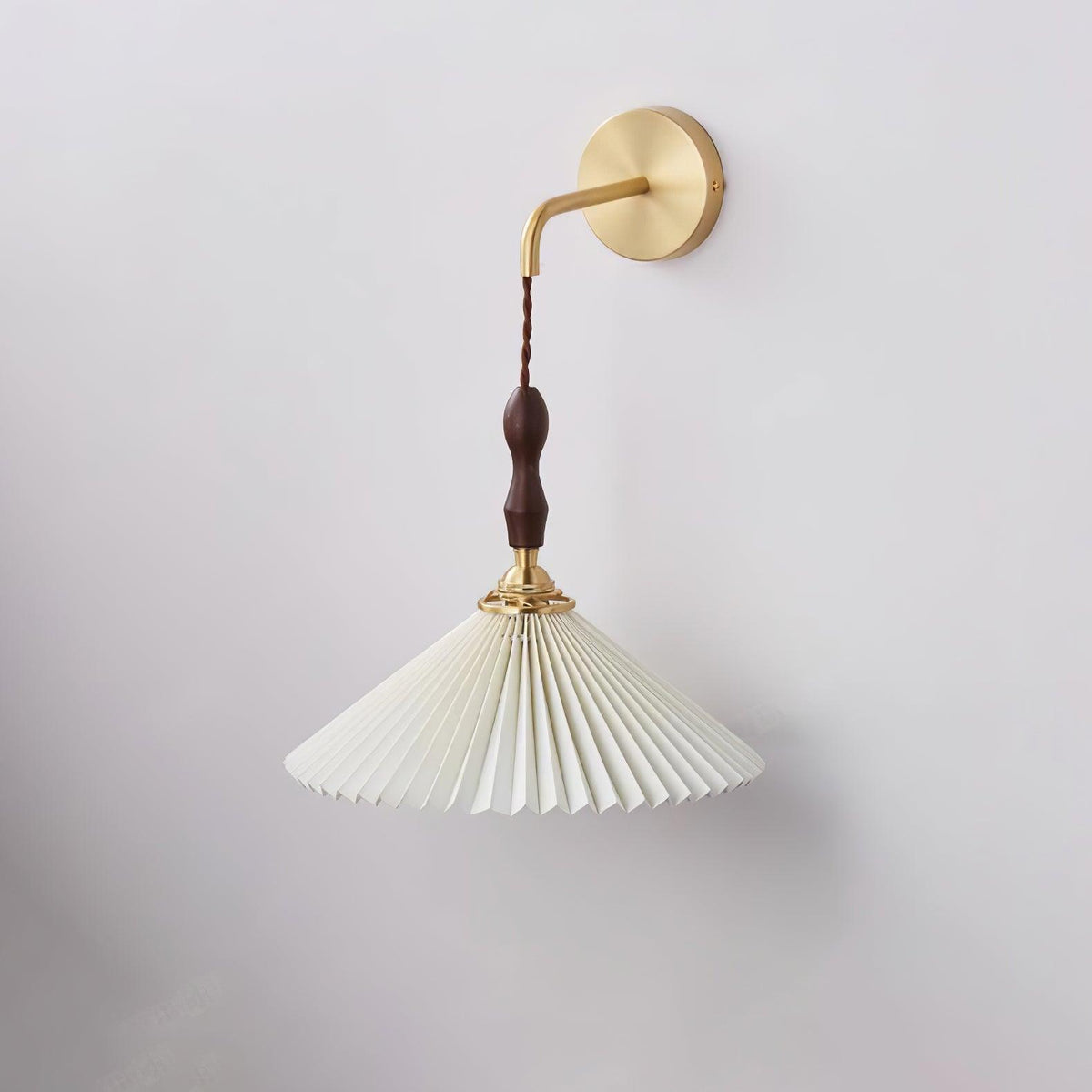 Mordan Premium Eleganz gefaltete Walnuss-Wandleuchte