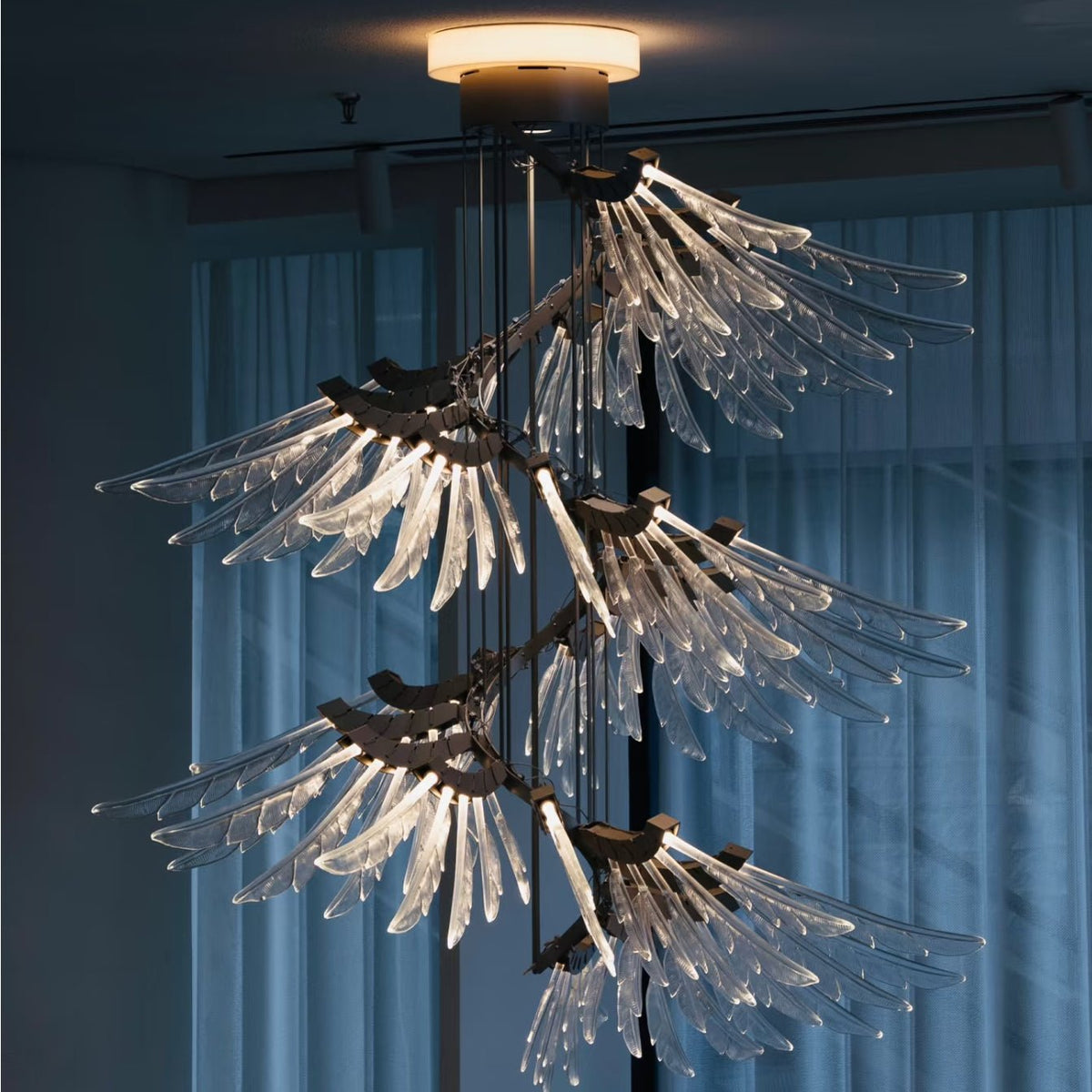 Avenaraya Vire Wing Cascade Kronleuchter