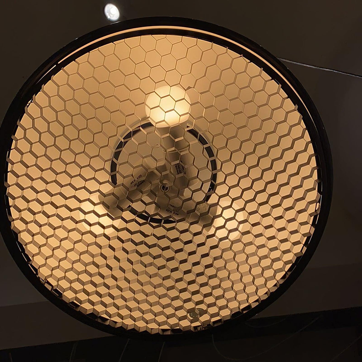 Wolvin zeitgenössische minimalistische Podgy Pendelleuchte