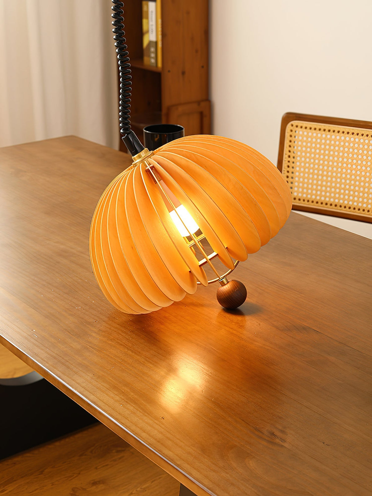 Fisher zeitgenössische Pendelleuchte aus Holz