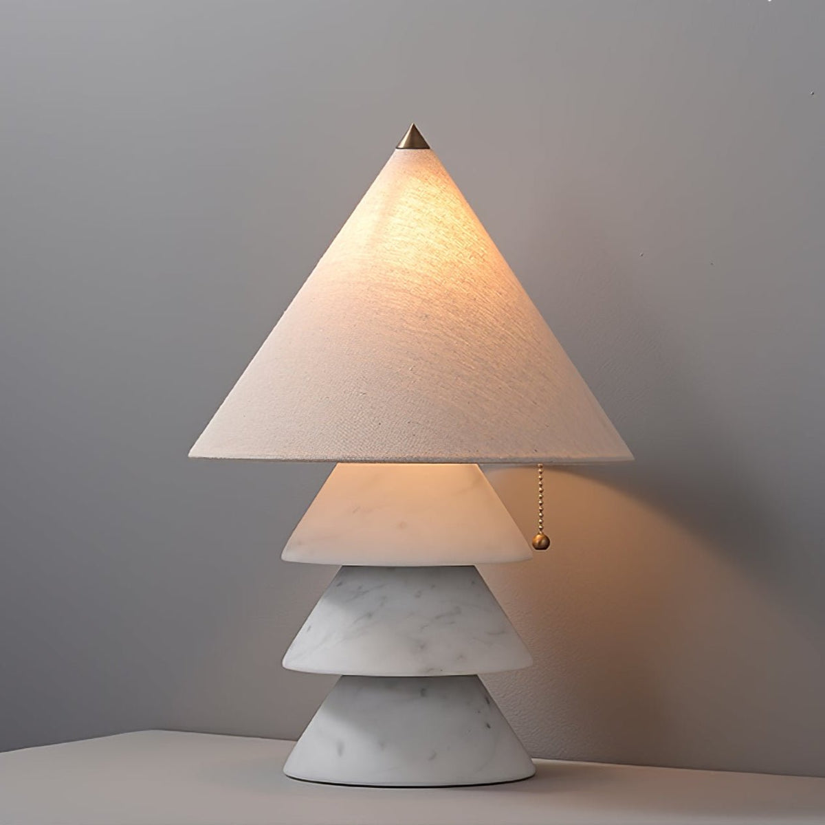 Pyramid Retro Marmor Tischleuchte