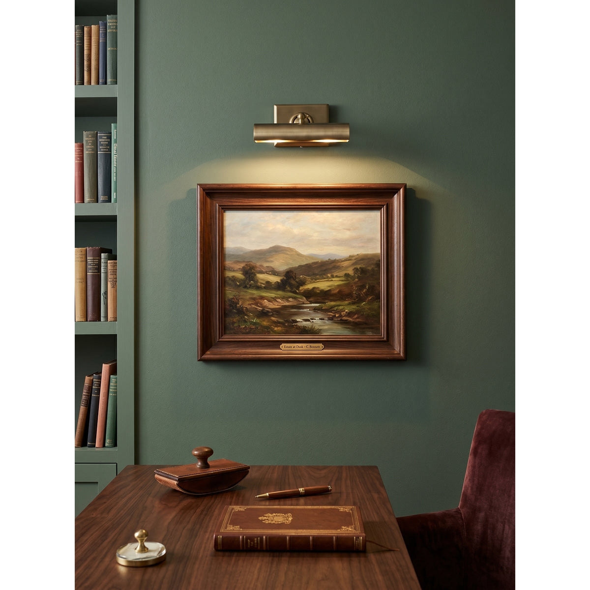 Marquessia Wandleuchte mit verstellbarem Rohr und quadratischem Rückenteil aus Antik-Bronze