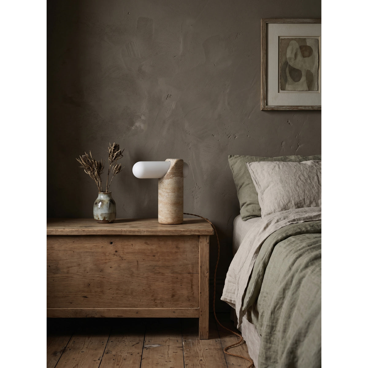 Marwen Travertin-Tischleuchte in Beige