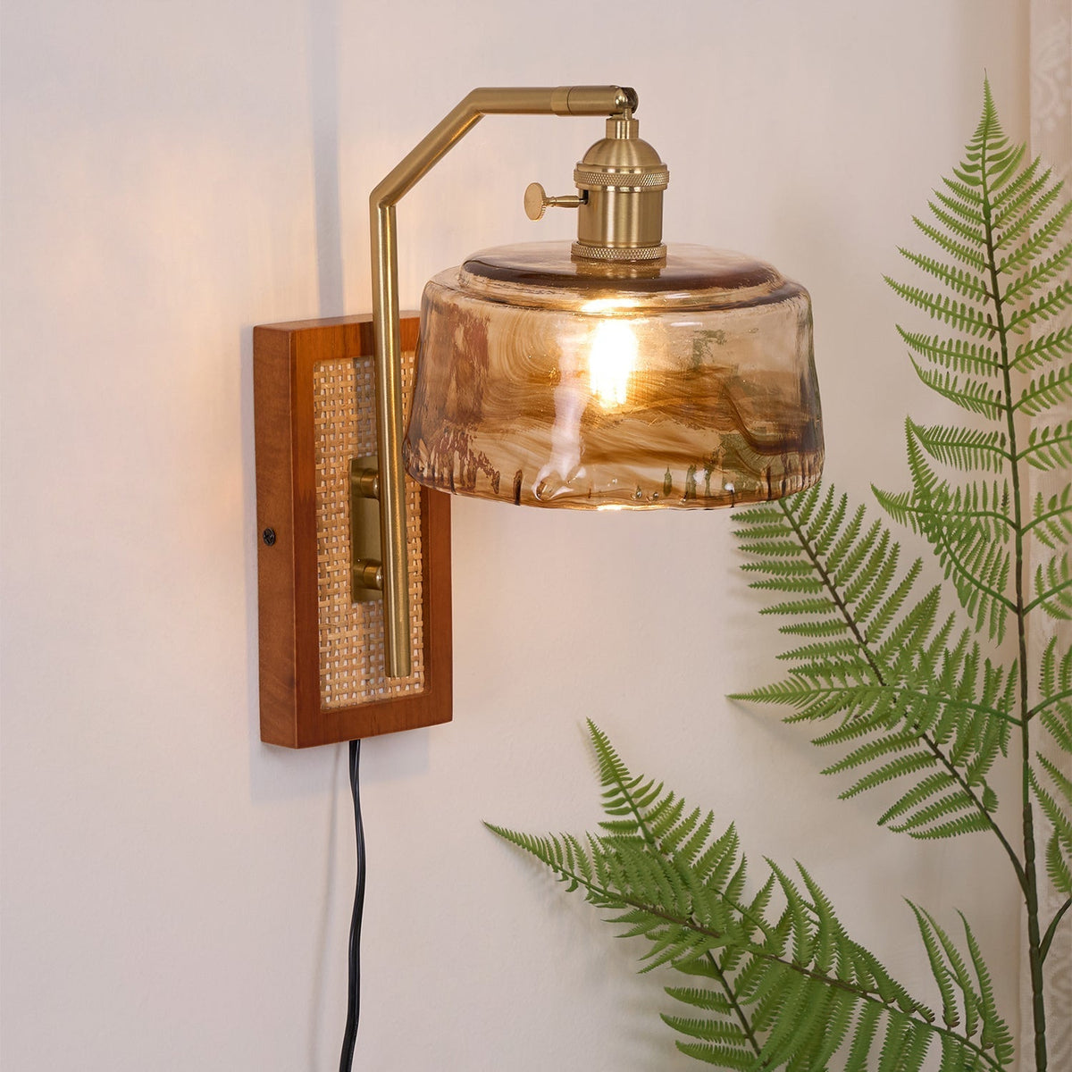 Brix Premium zeitgenössische Kunstglas-Wandleuchte mit Bambus